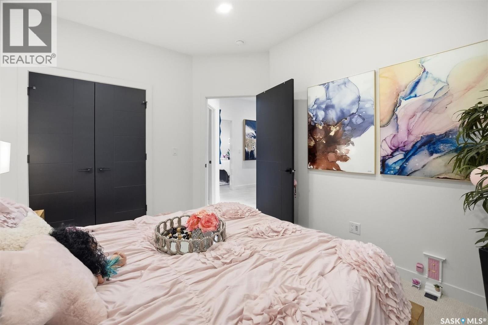 225 EDGEMONT CRESCENT - 28