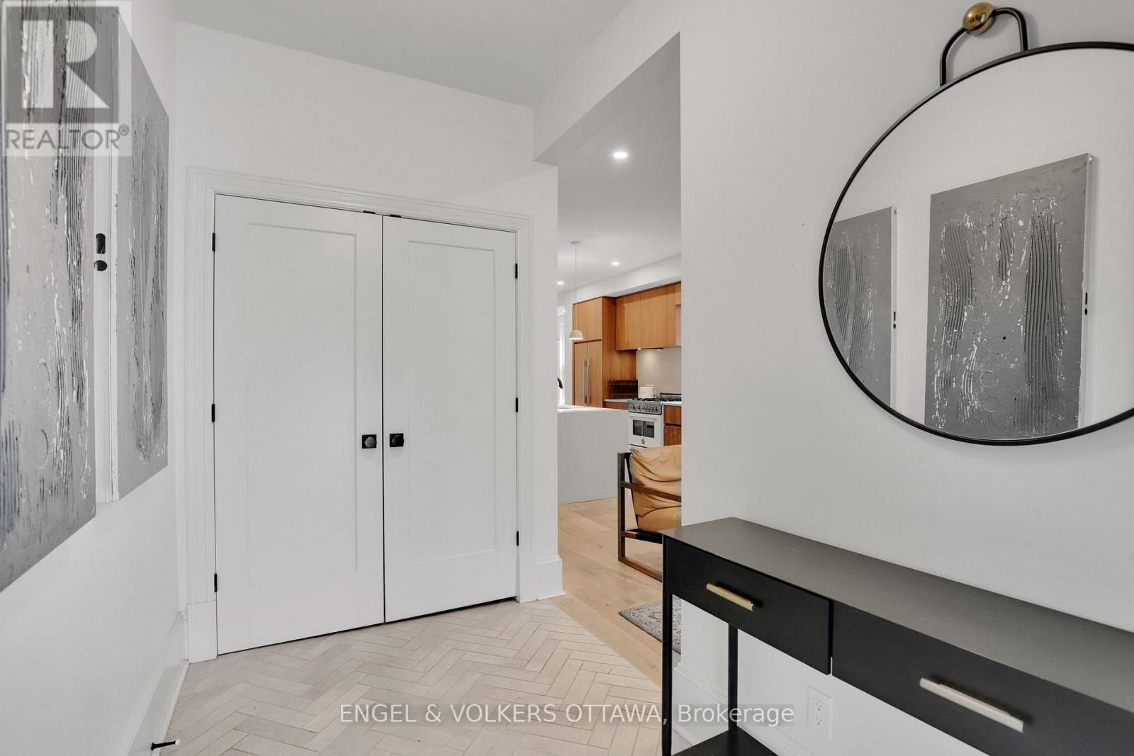 597 MACLAREN STREET - 2