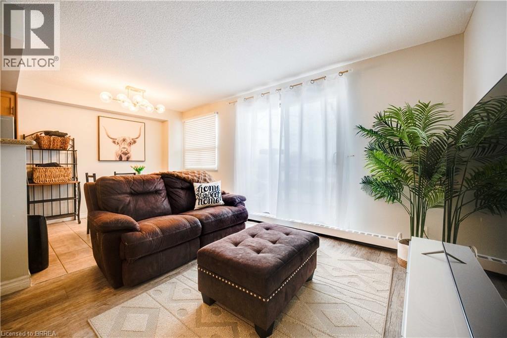 #304 793 COLBORNE Street E - 4