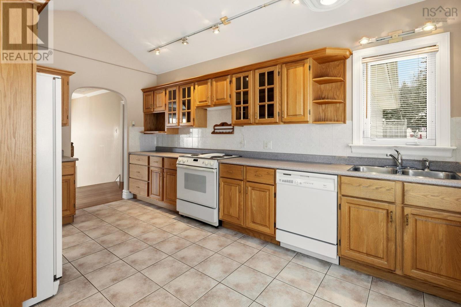 Property 8 of 31 of 1 Lanshaw Close