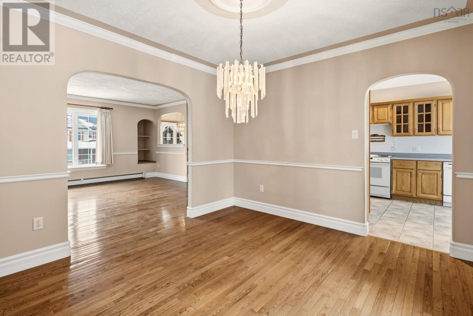 Property 5 of 31 of 1 Lanshaw Close