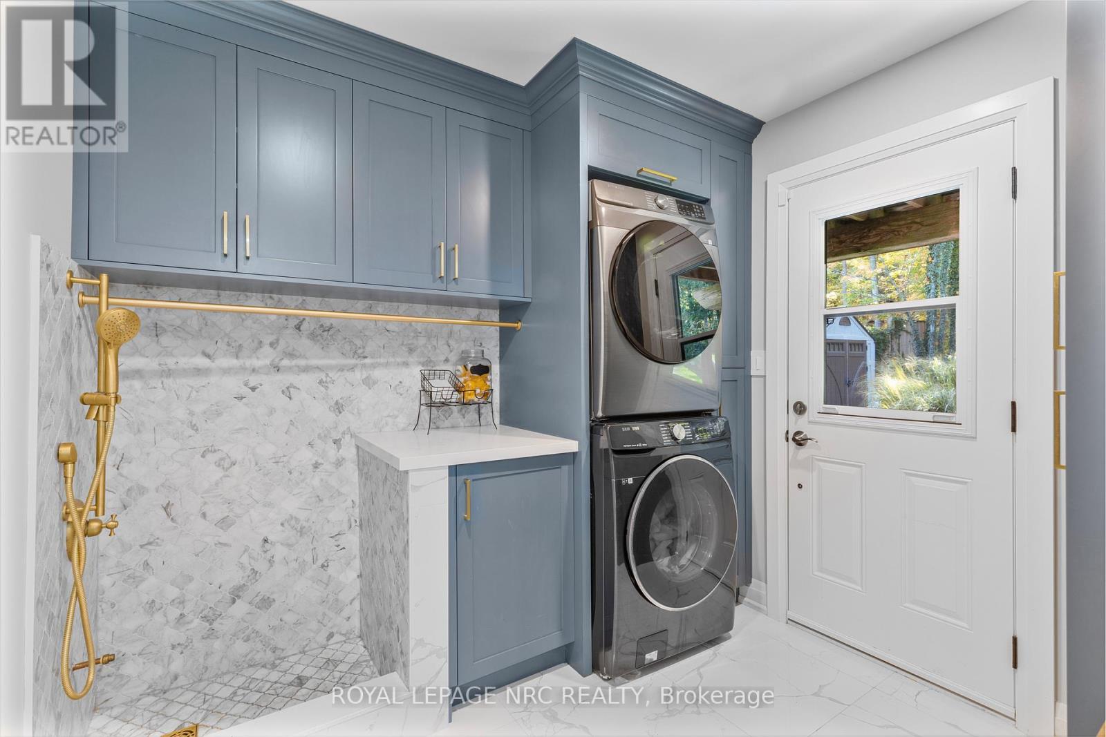 94 DORCHESTER DRIVE - 15