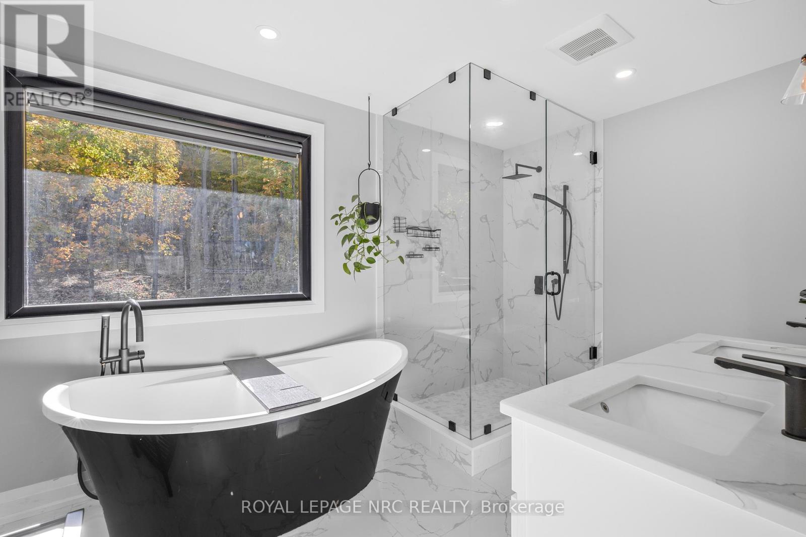 94 DORCHESTER DRIVE - 26