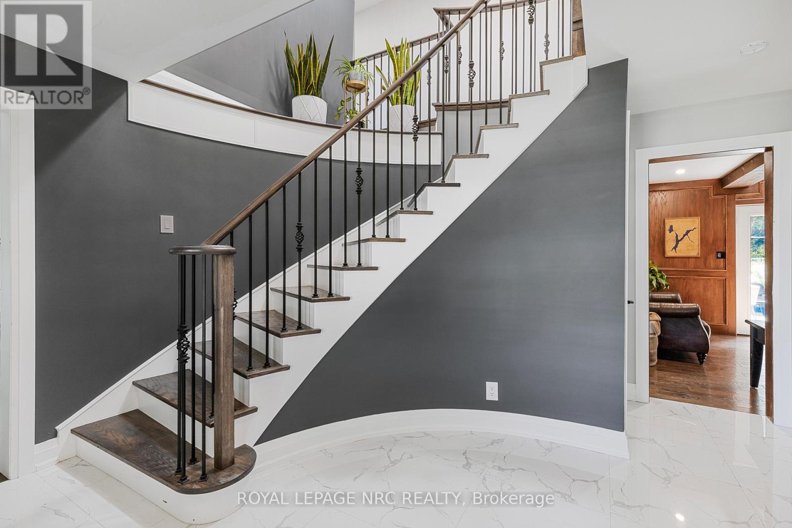 94 DORCHESTER DRIVE - 4