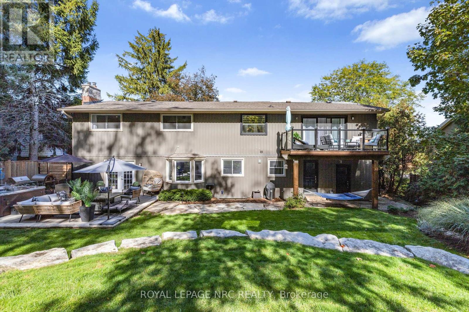 94 DORCHESTER DRIVE - 40