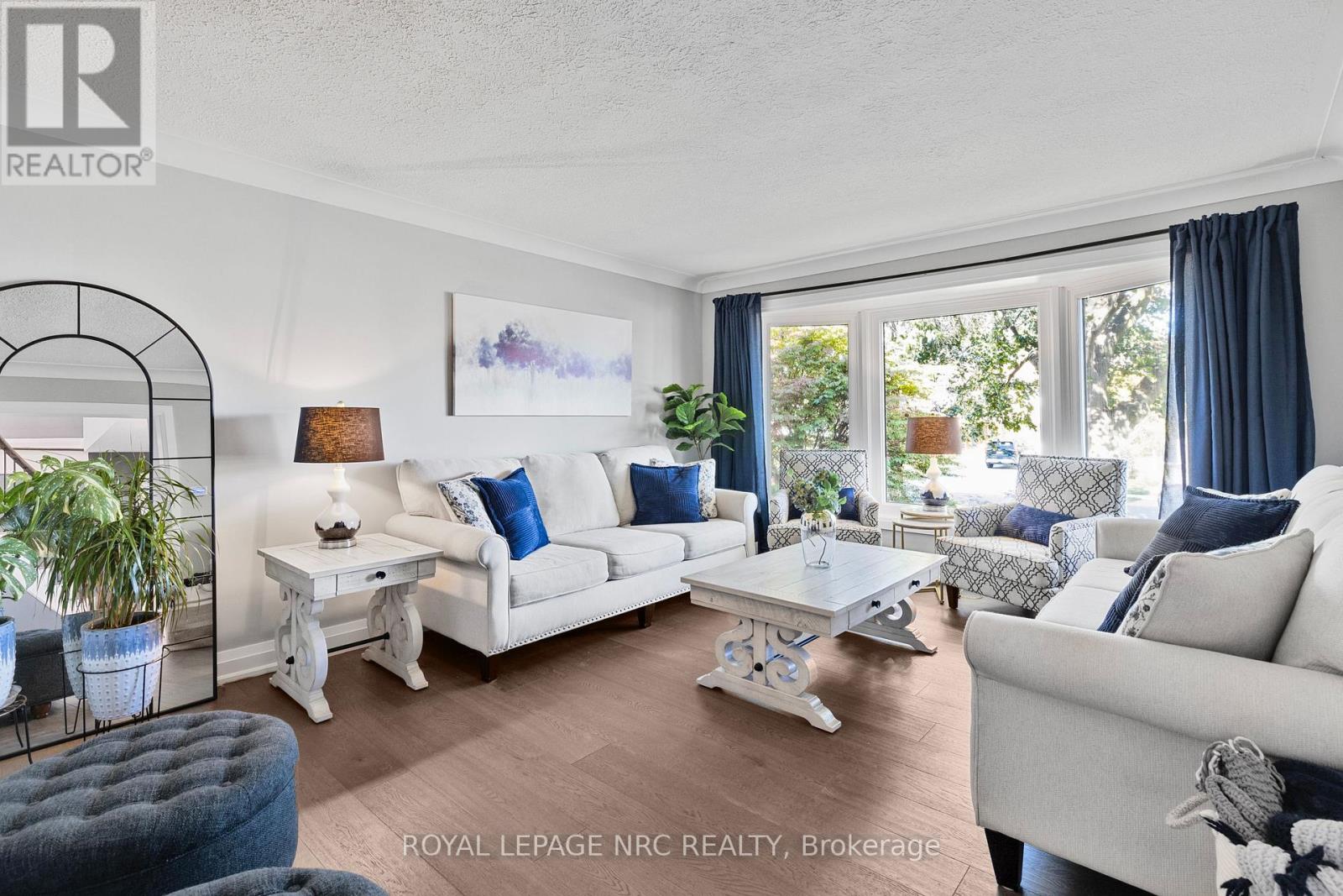 94 DORCHESTER DRIVE - Photo 5 of 44, Grimsby (Grimsby East), Ontario