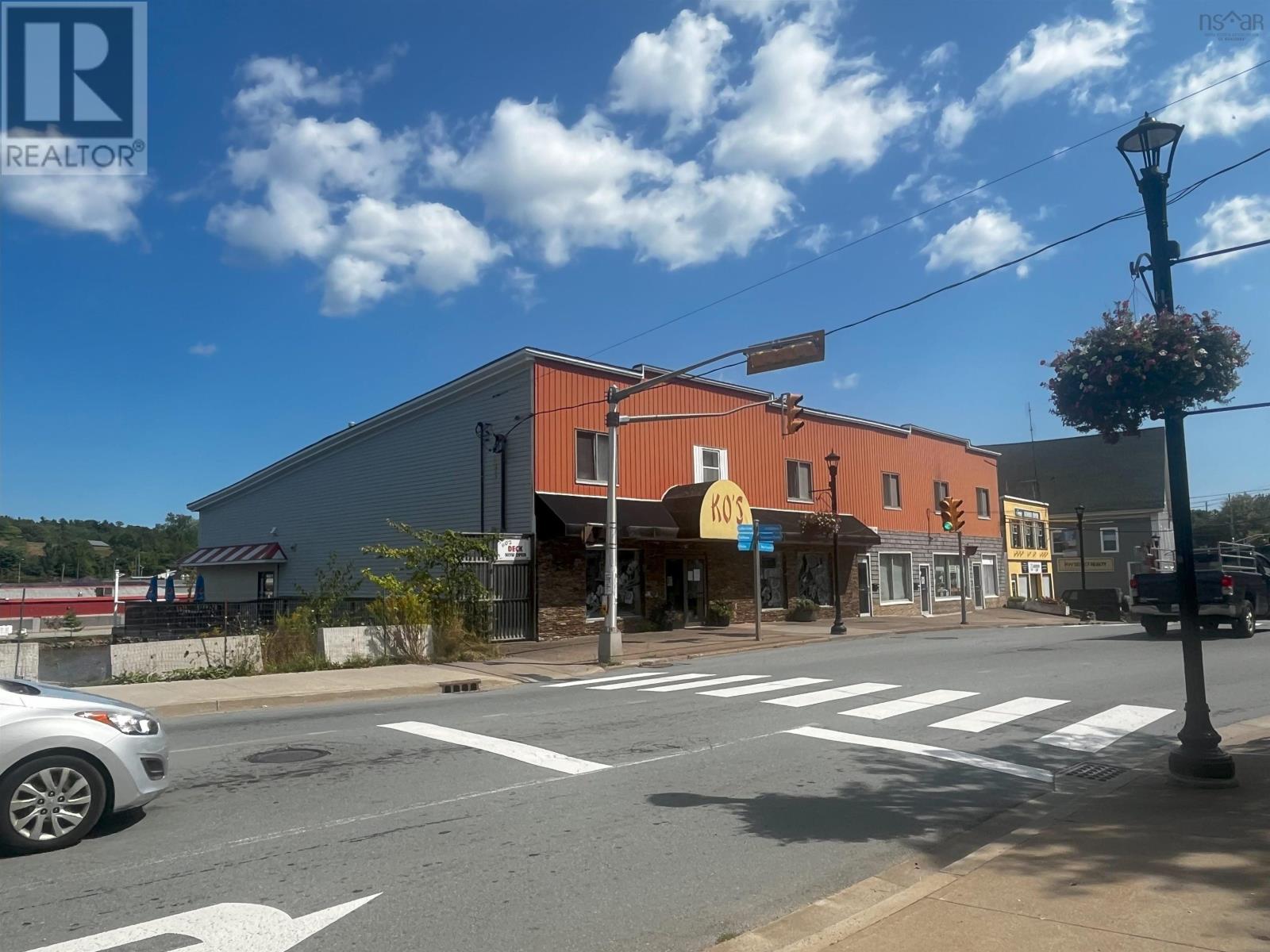 434 King Street - Photo 2 of 15, Bridgewater, Nova Scotia