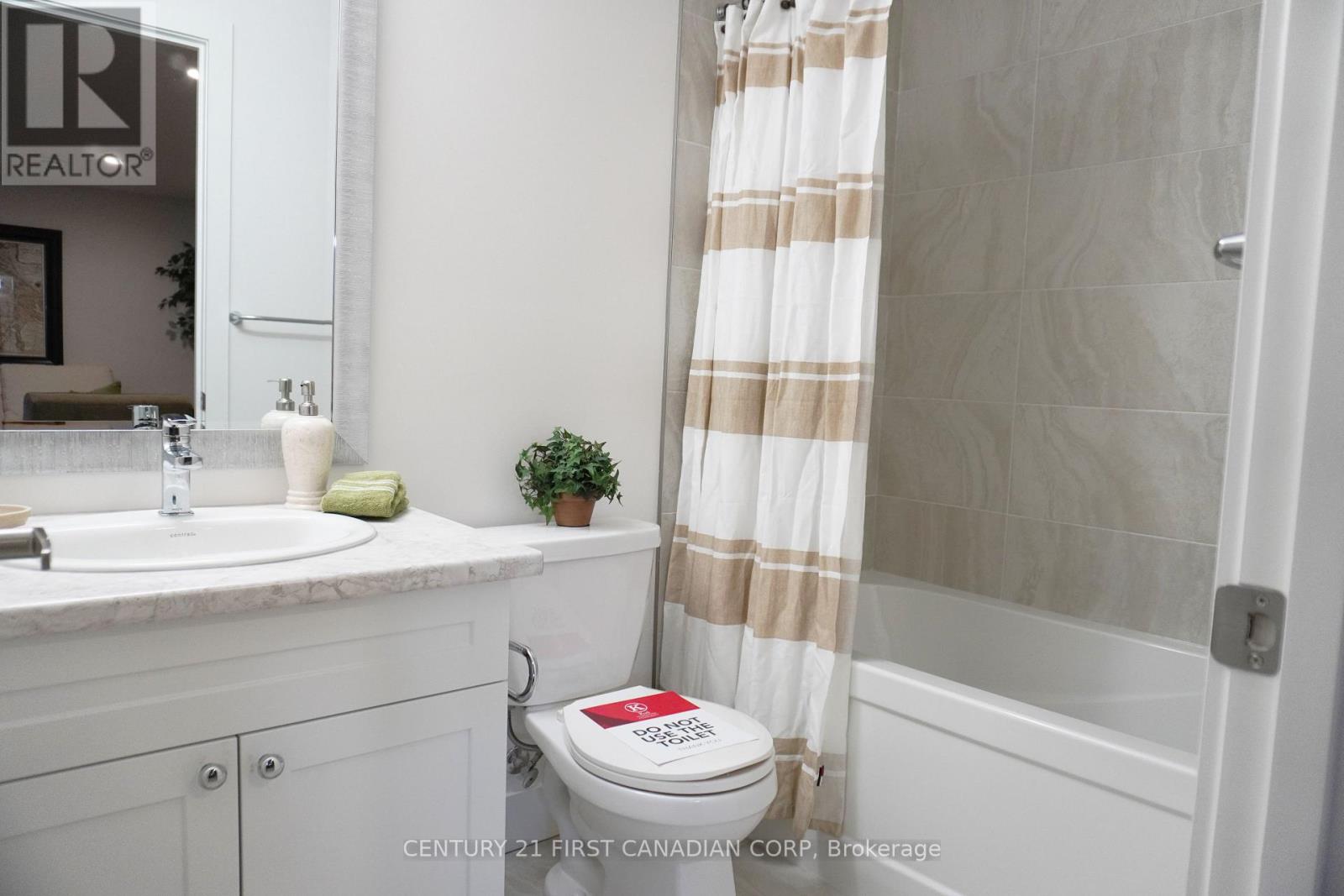 #54 530 GATESTONE ROAD - 2