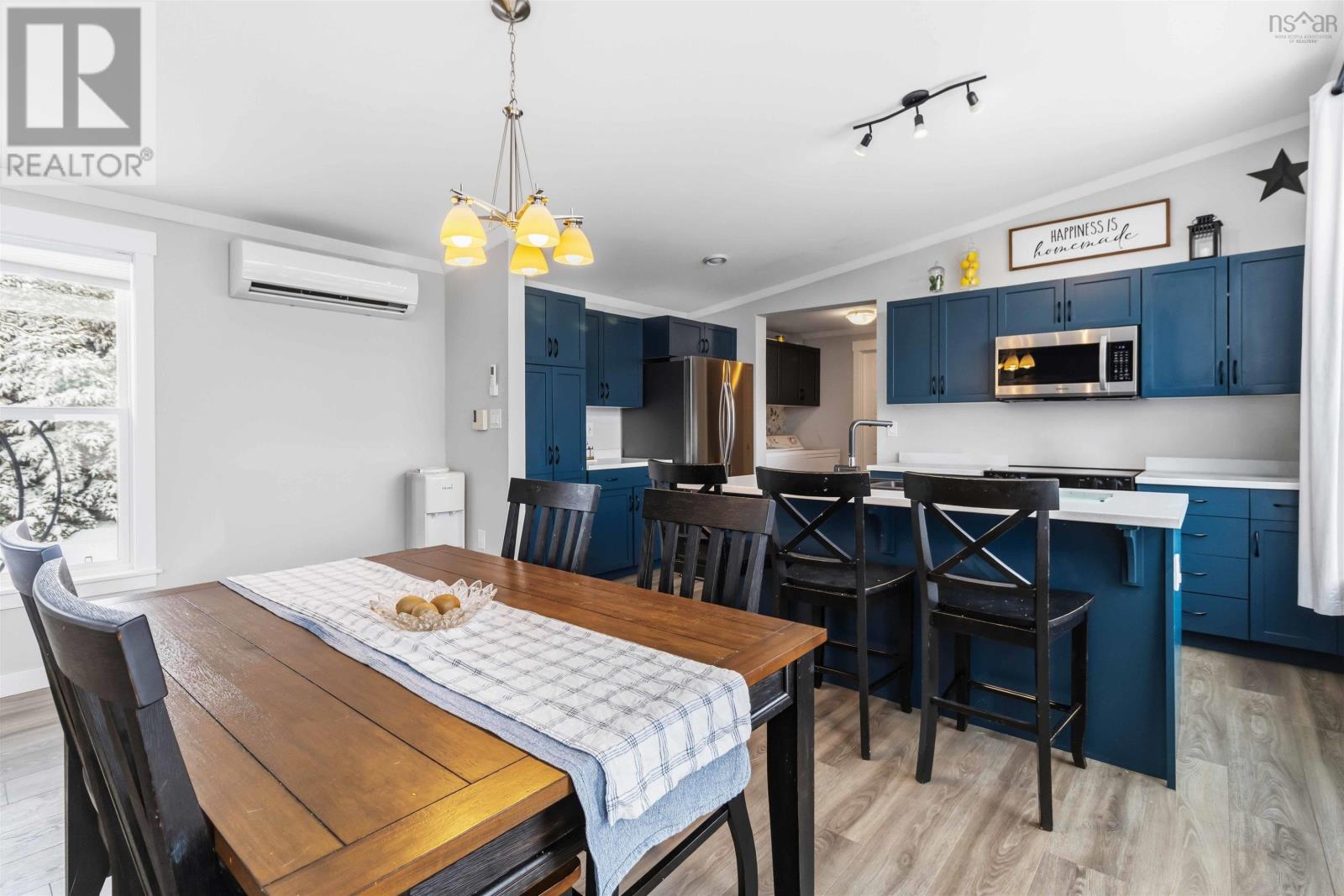 Property 11 of 38 of 33 Jet Court