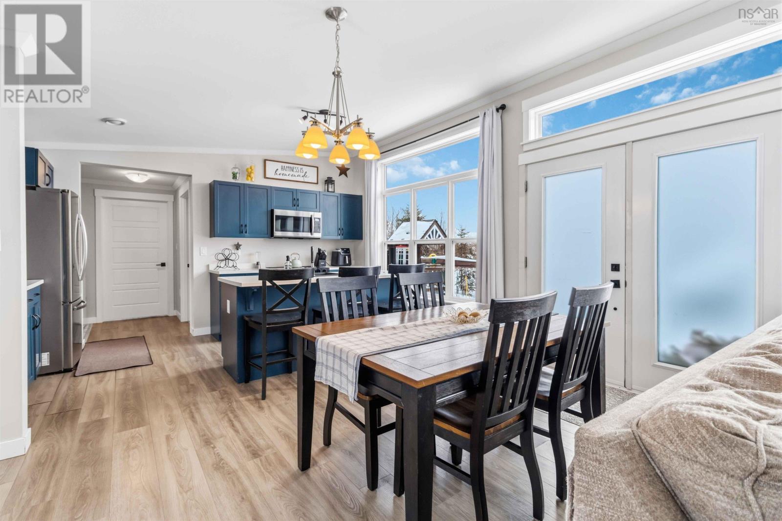 Property 13 of 38 of 33 Jet Court