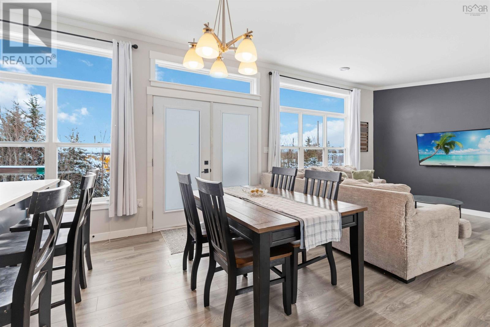 Property 15 of 38 of 33 Jet Court