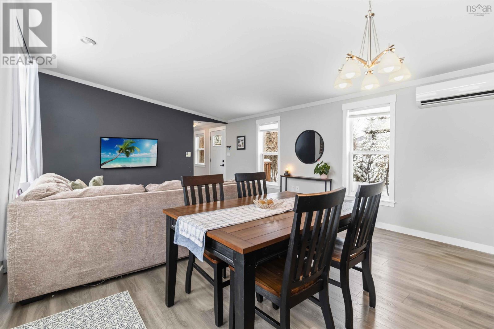 Property 16 of 38 of 33 Jet Court