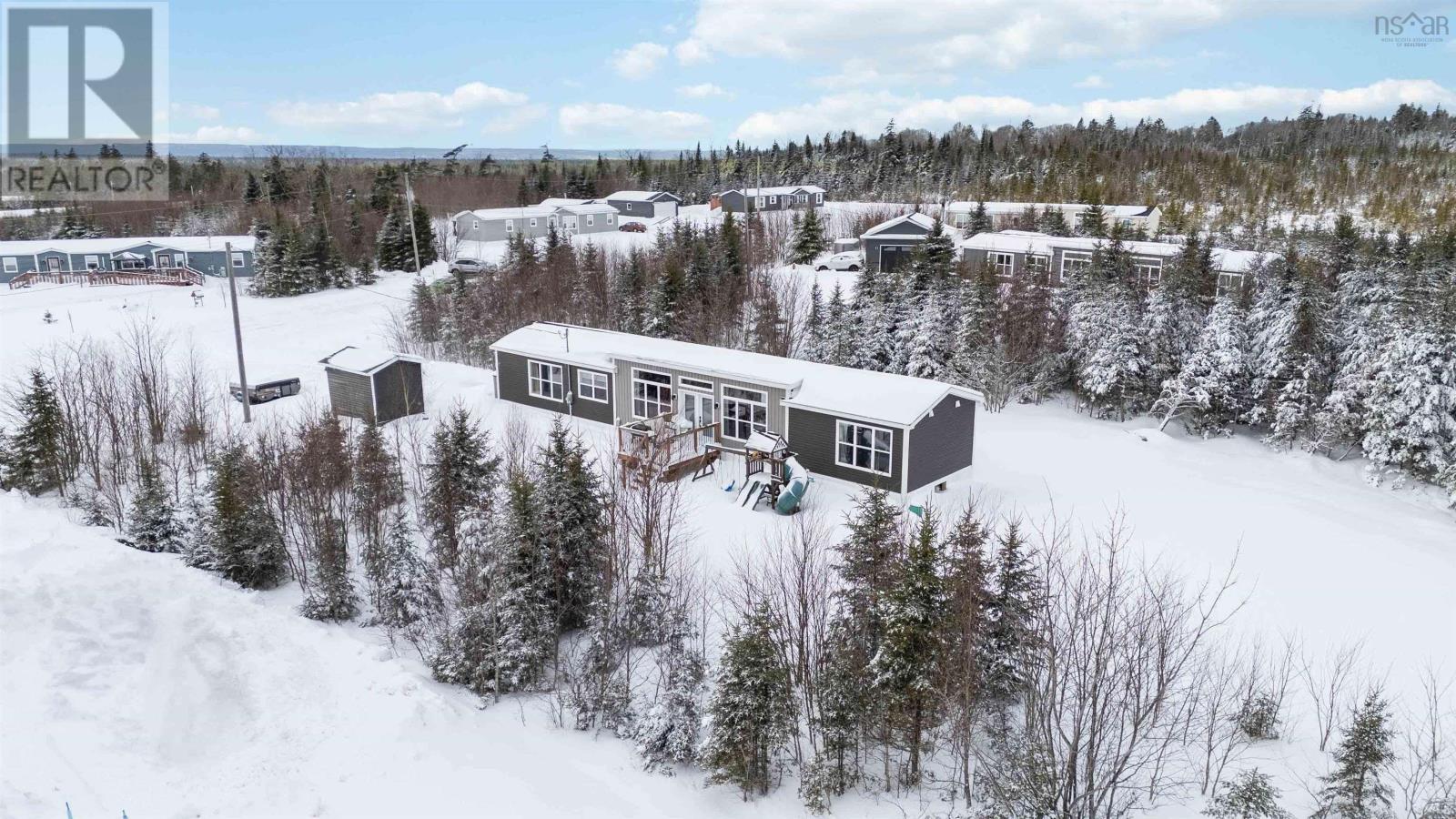 Property 3 of 38 of 33 Jet Court