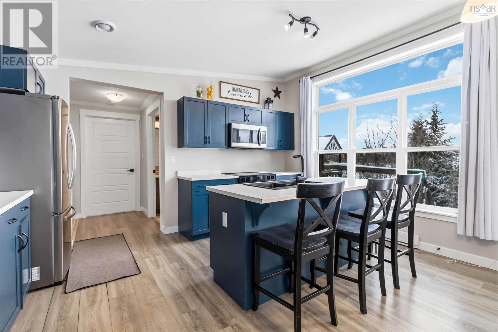 Property 7 of 38 of 33 Jet Court