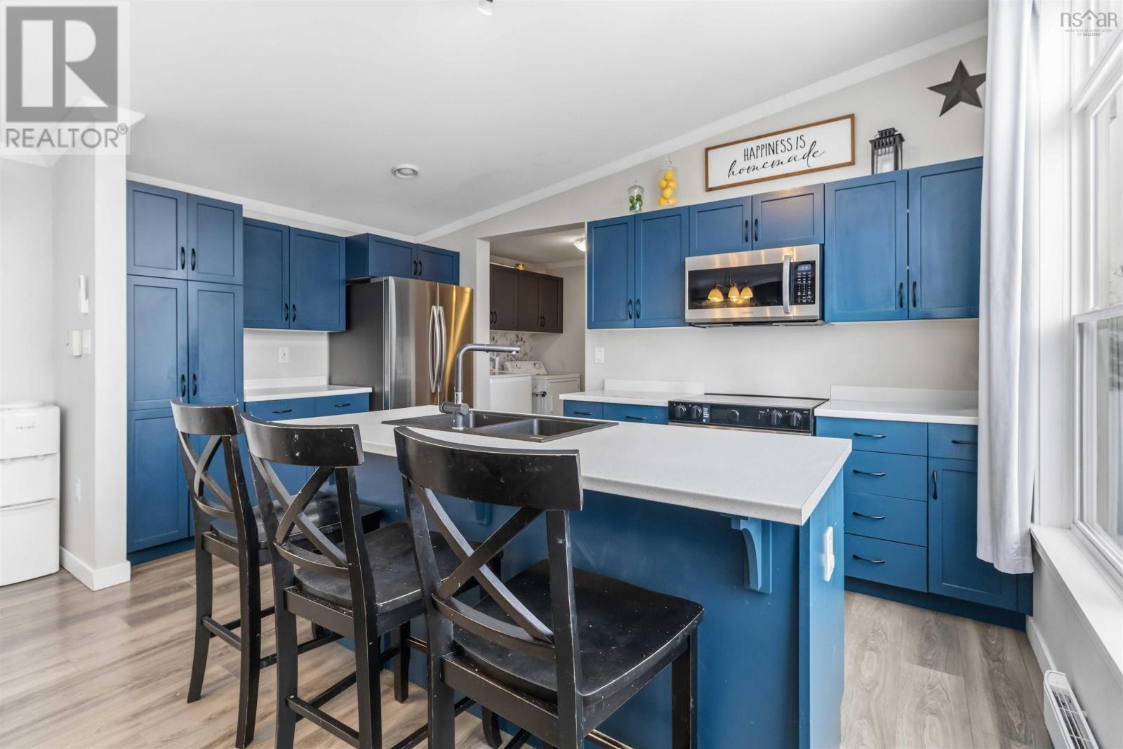 Property 8 of 38 of 33 Jet Court