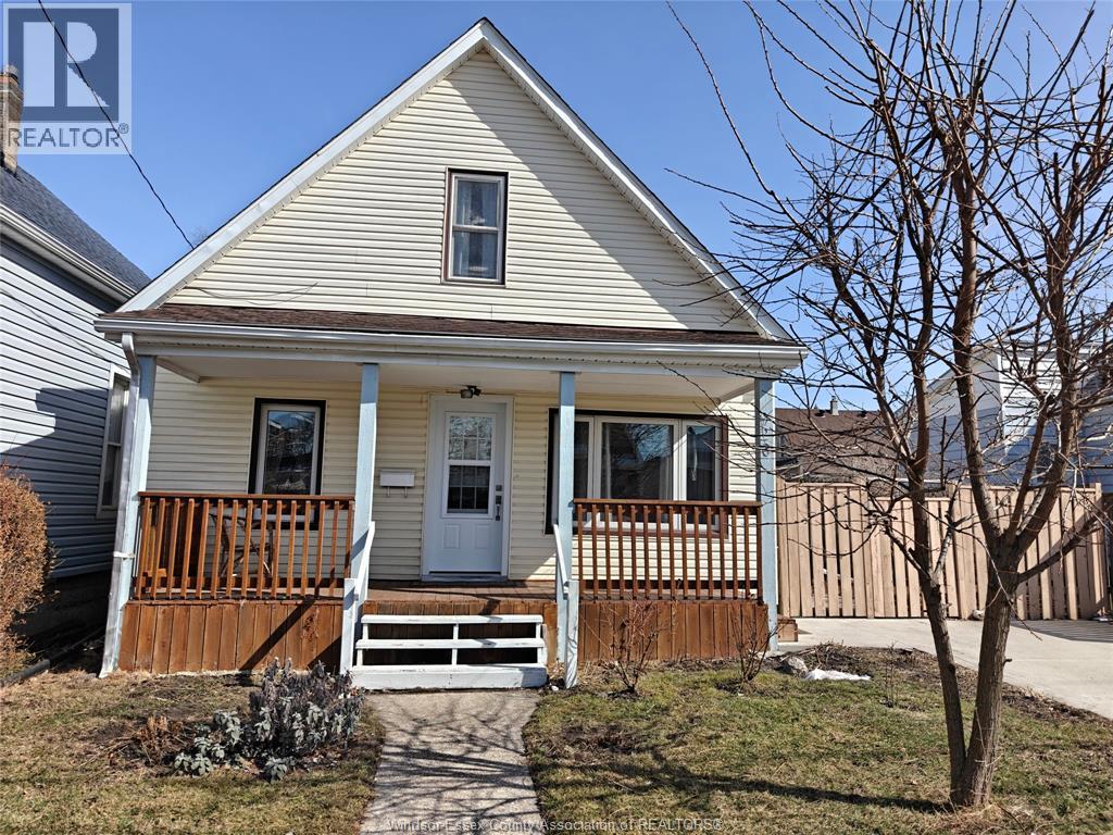 920 LILLIAN - Photo 2 of 28, Windsor, Ontario