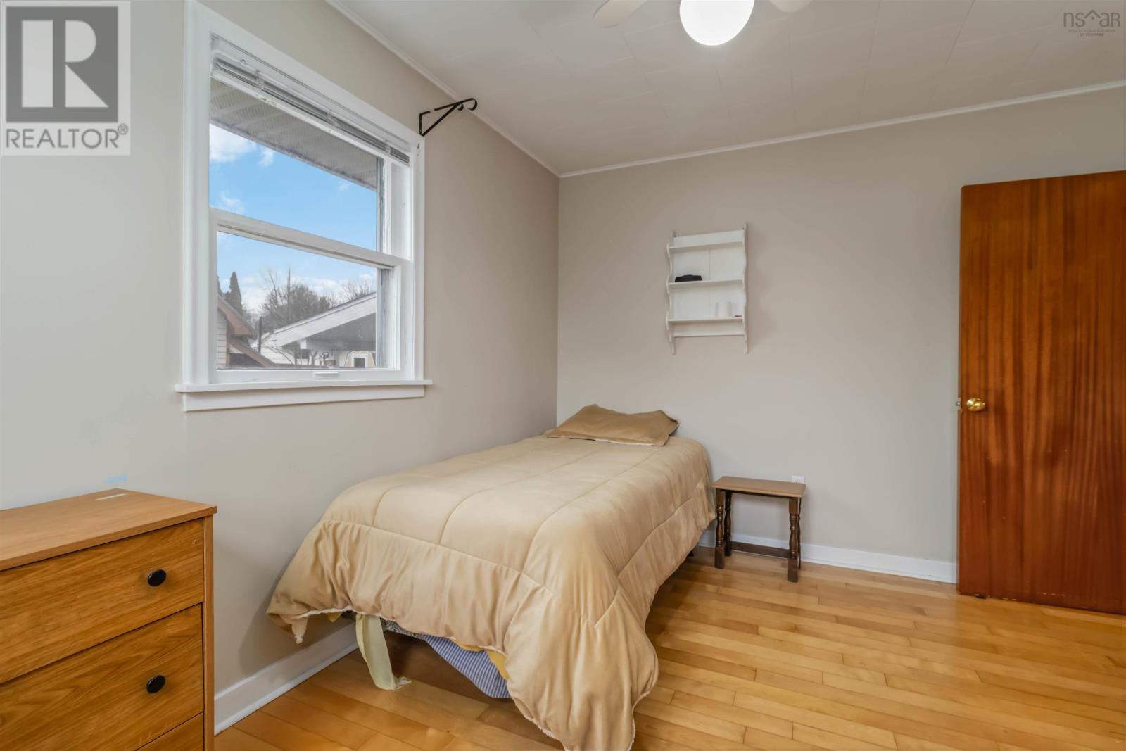 Property 21 of 50 of 83 Victoria Road