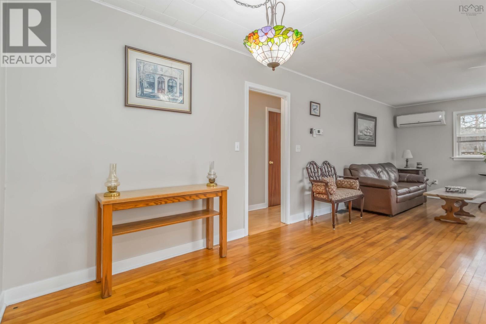 Property 11 of 50 of 83 Victoria Road