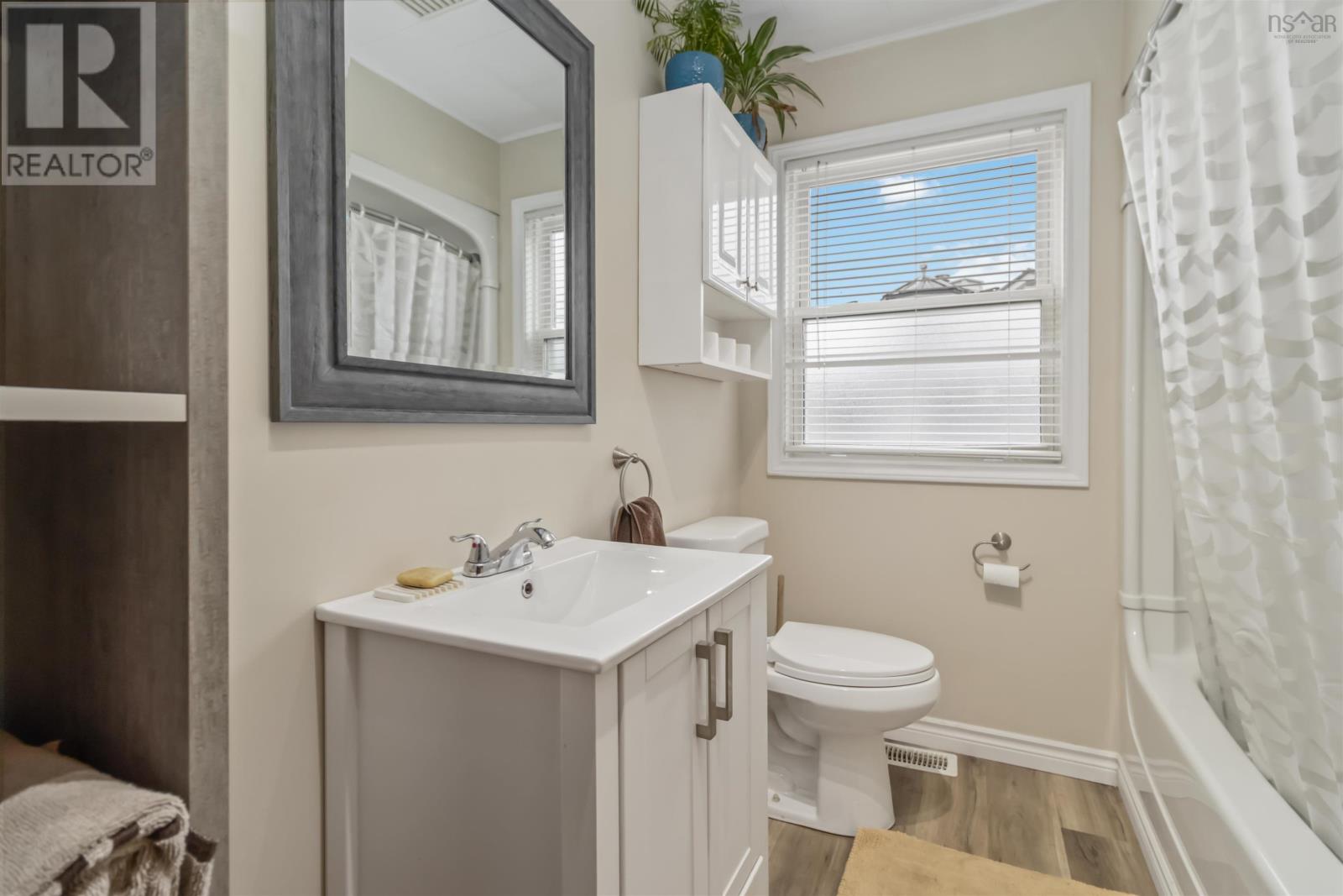 Property 20 of 50 of 83 Victoria Road