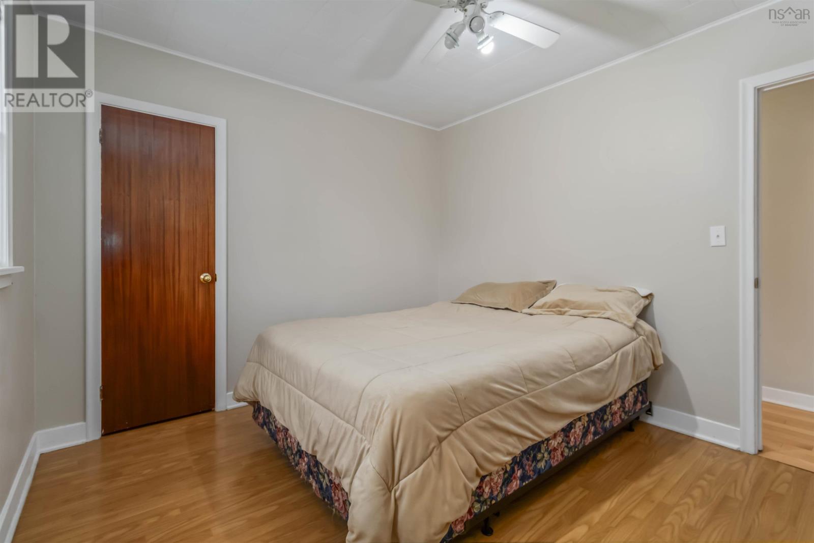 Property 24 of 50 of 83 Victoria Road