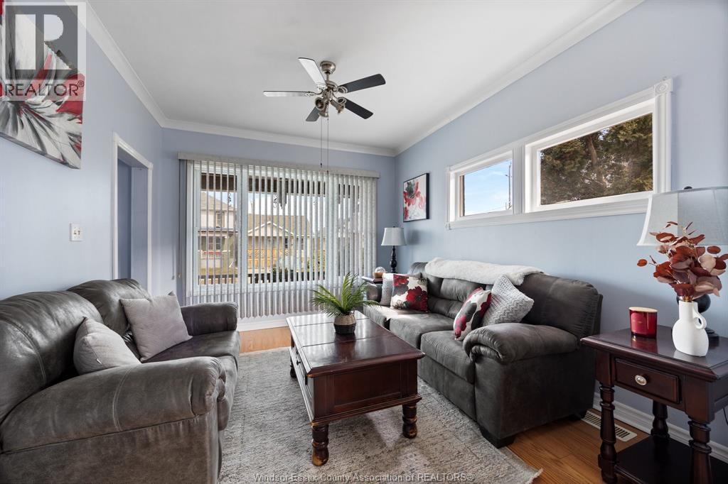 1483 LILLIAN - Photo 4 of 28, Windsor, Ontario