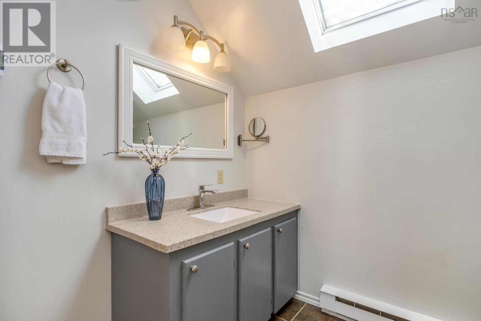 Property 29 of 49 of 49/51 Ascot Way