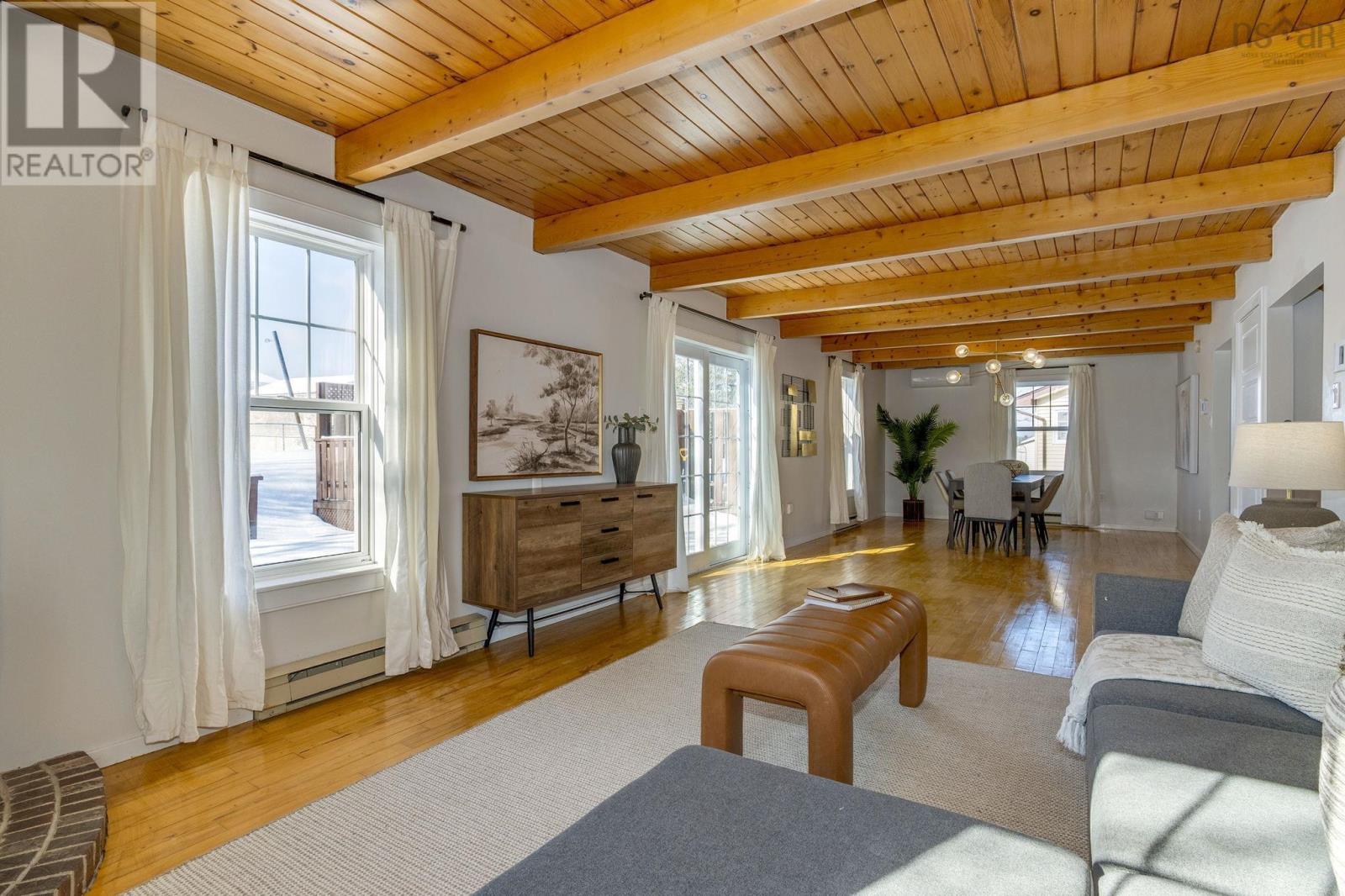 Property 19 of 49 of 49/51 Ascot Way