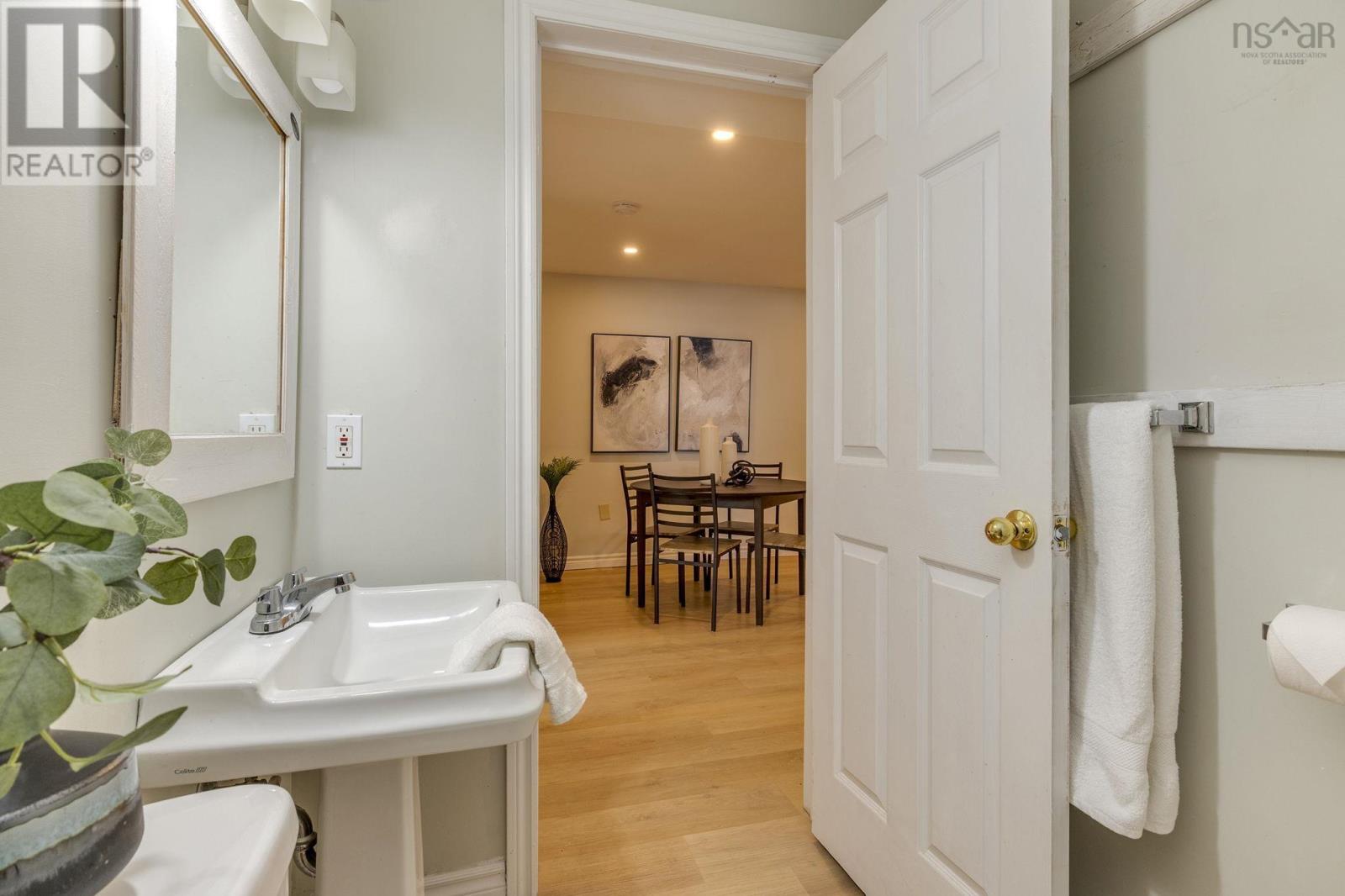 Property 40 of 49 of 49/51 Ascot Way