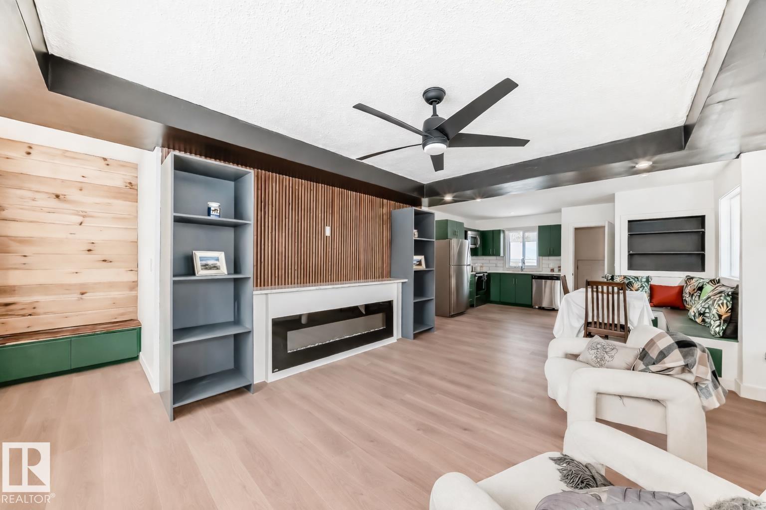 8712 89 AV NW - Photo 3 of 35, Edmonton, Alberta