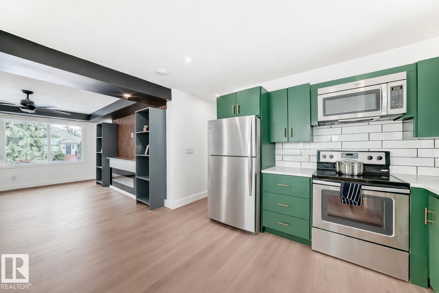 8712 89 AV NW - Photo 5 of 35, Edmonton, Alberta