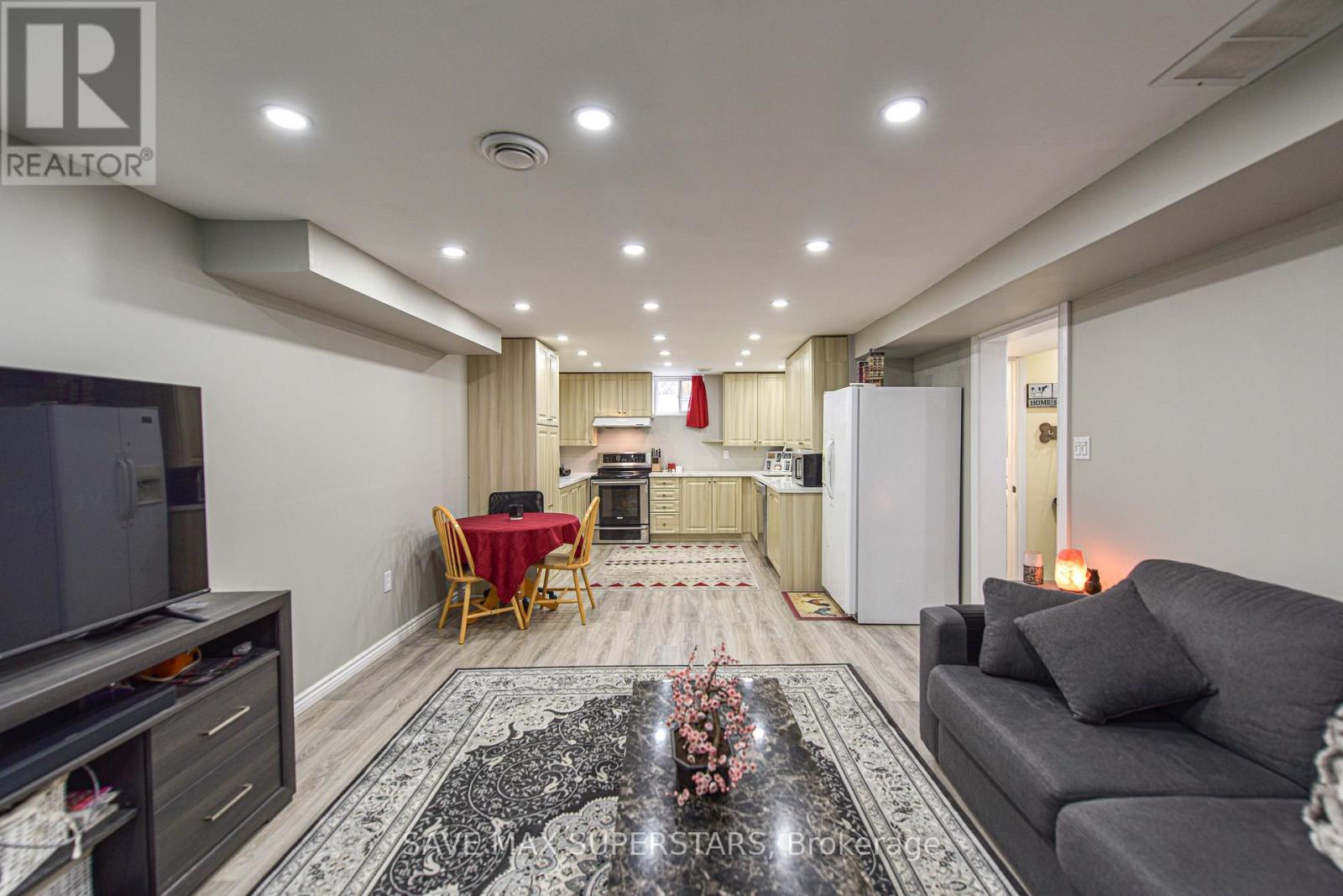 1246 LESLIE DRIVE - 19