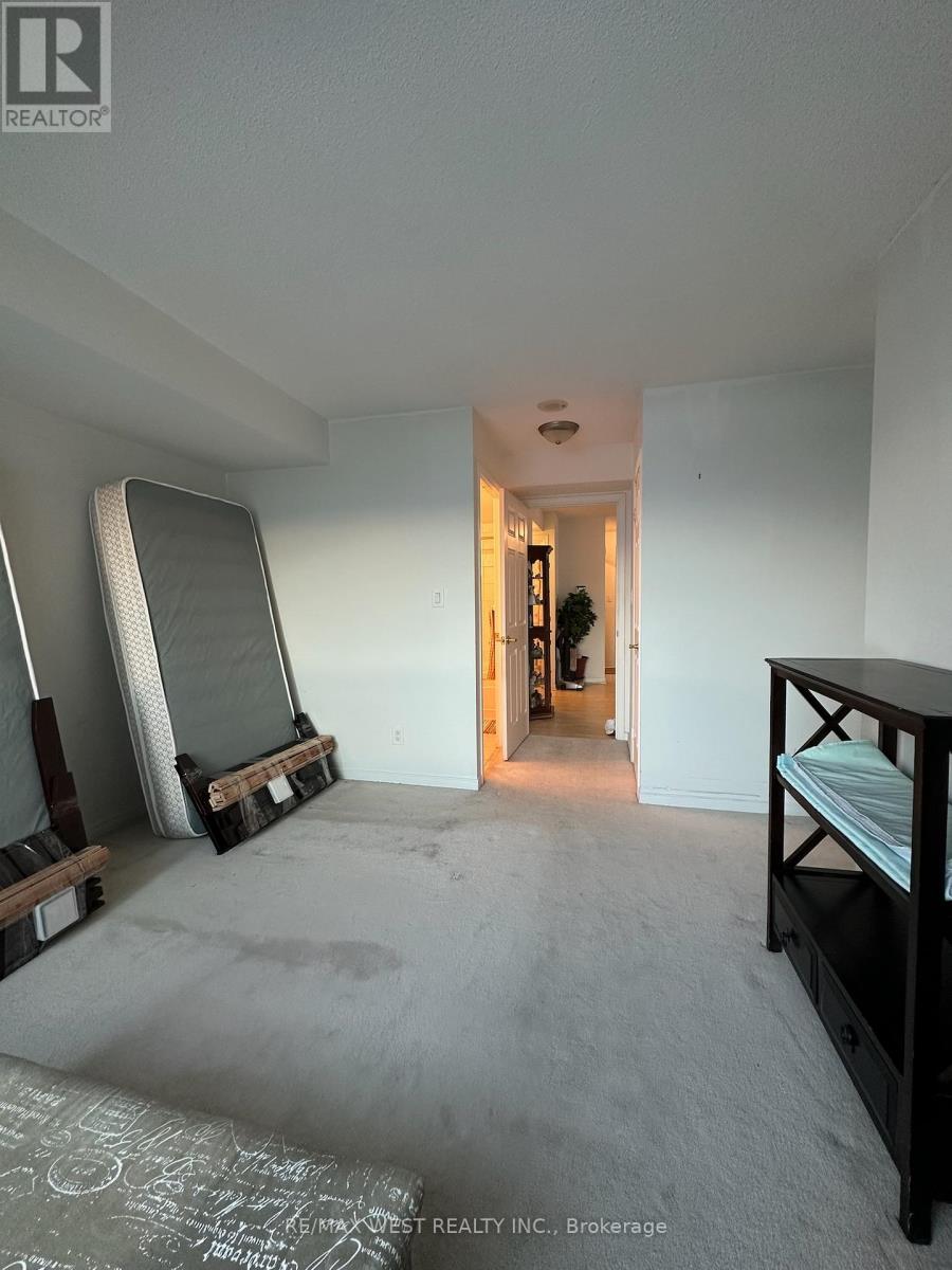 #909 4850 GLEN ERIN DRIVE - 19