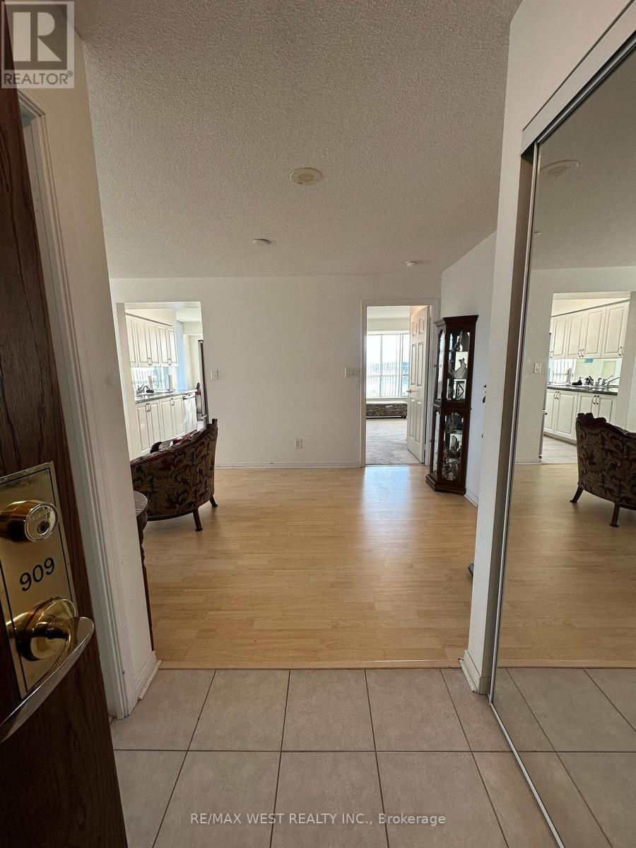 #909 4850 GLEN ERIN DRIVE - 6