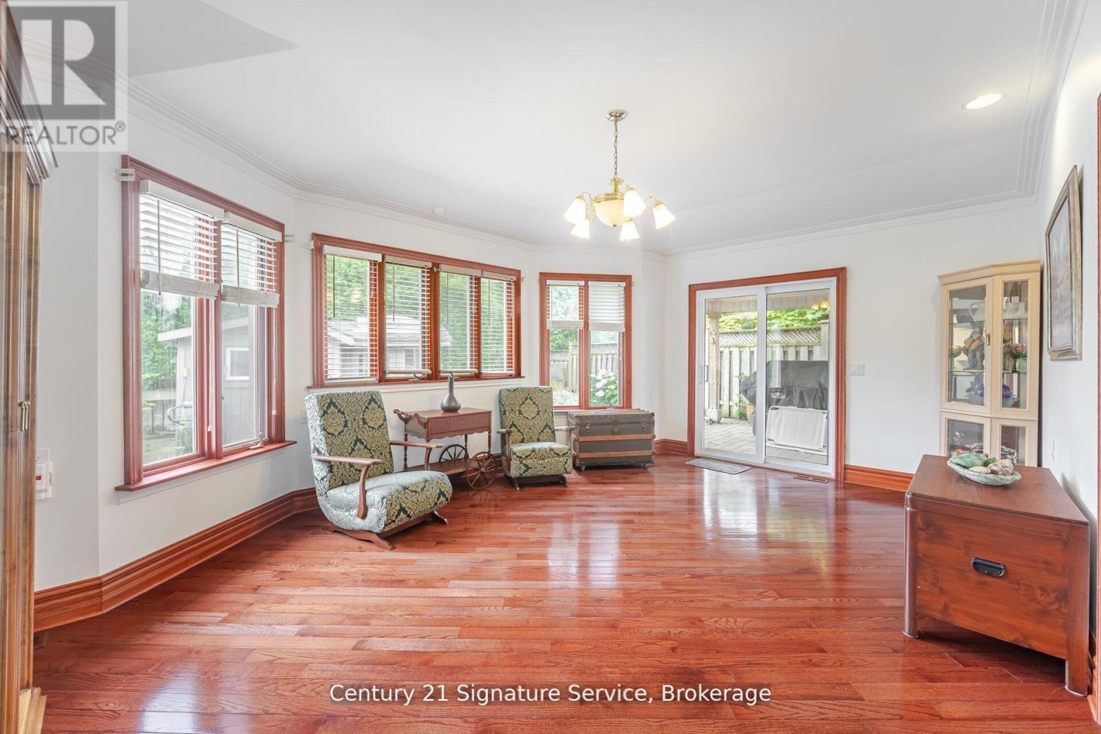 512 SELSEY DRIVE - 23