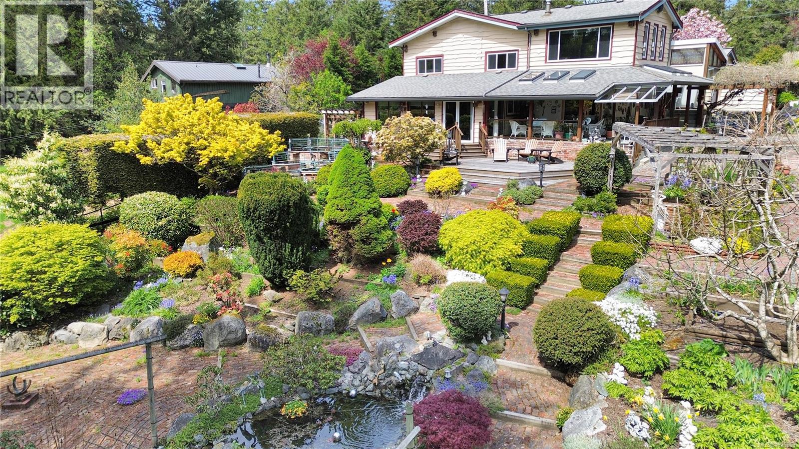 697 Crestwood Rd - Photo 2 of 51, Gabriola Island, British Columbia