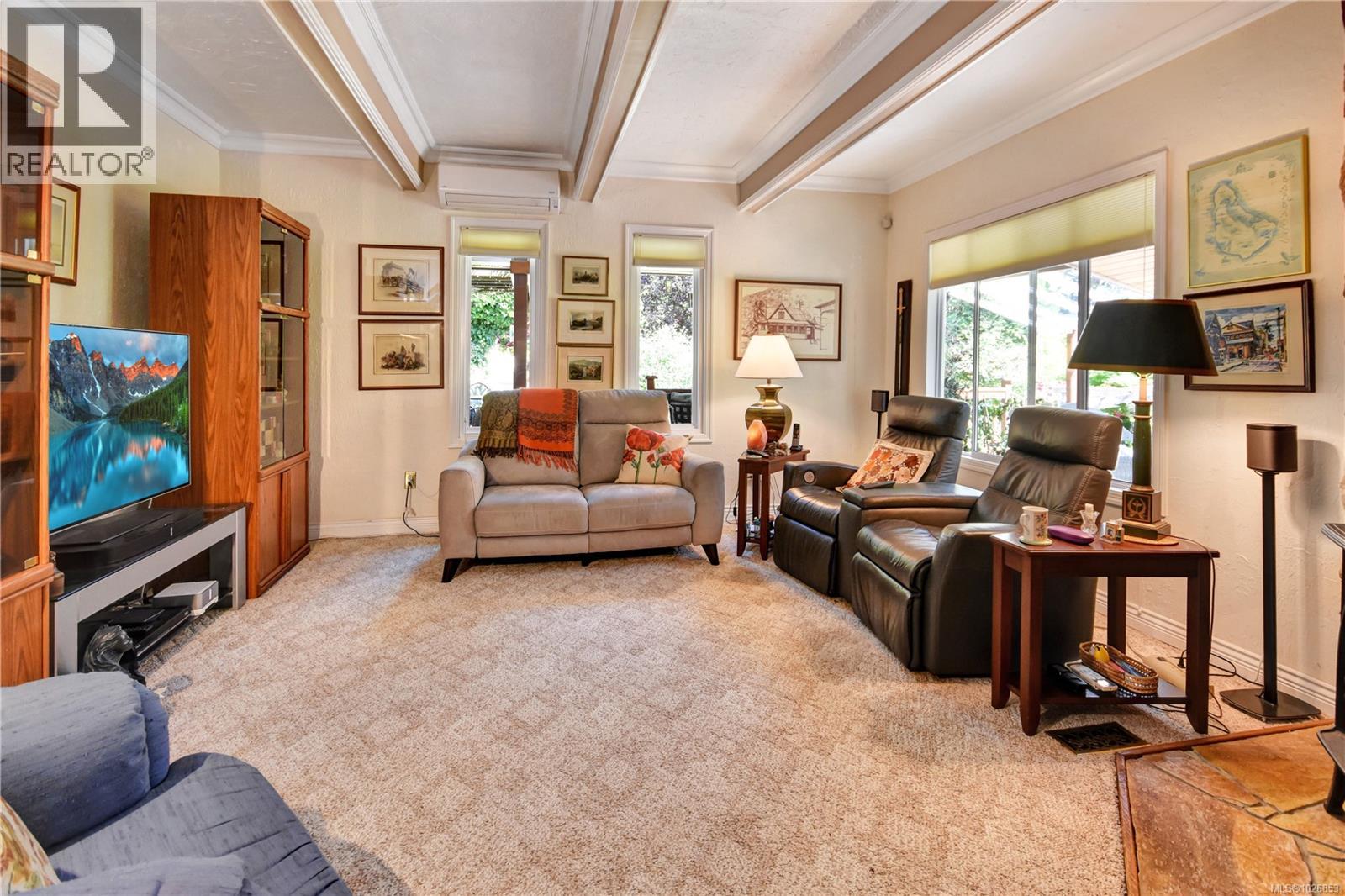 697 CRESTWOOD RD - 21