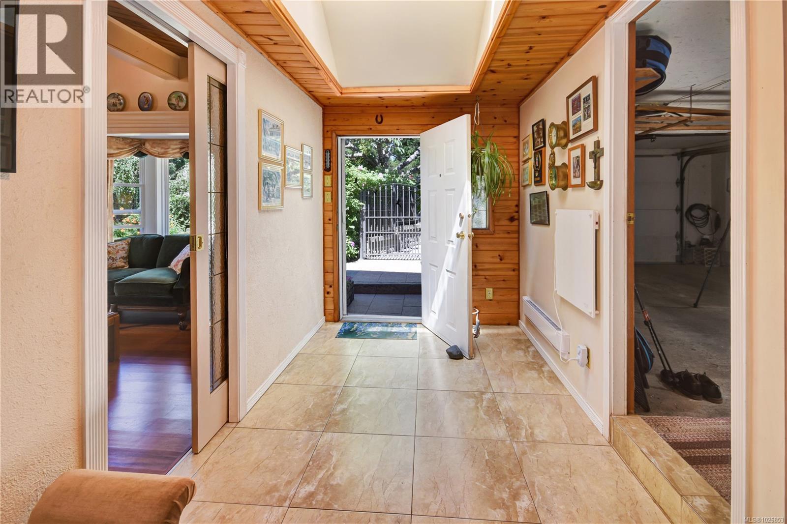 697 Crestwood Rd - Photo 5 of 51, Gabriola Island, British Columbia