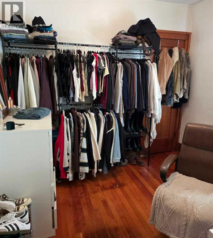 
          327 3 Avenue Northeast
            <br/>
            <span>Calgary</span>
            , 
            <span>AB</span>
             <span>R2E0H5</span>
         - Photo 20