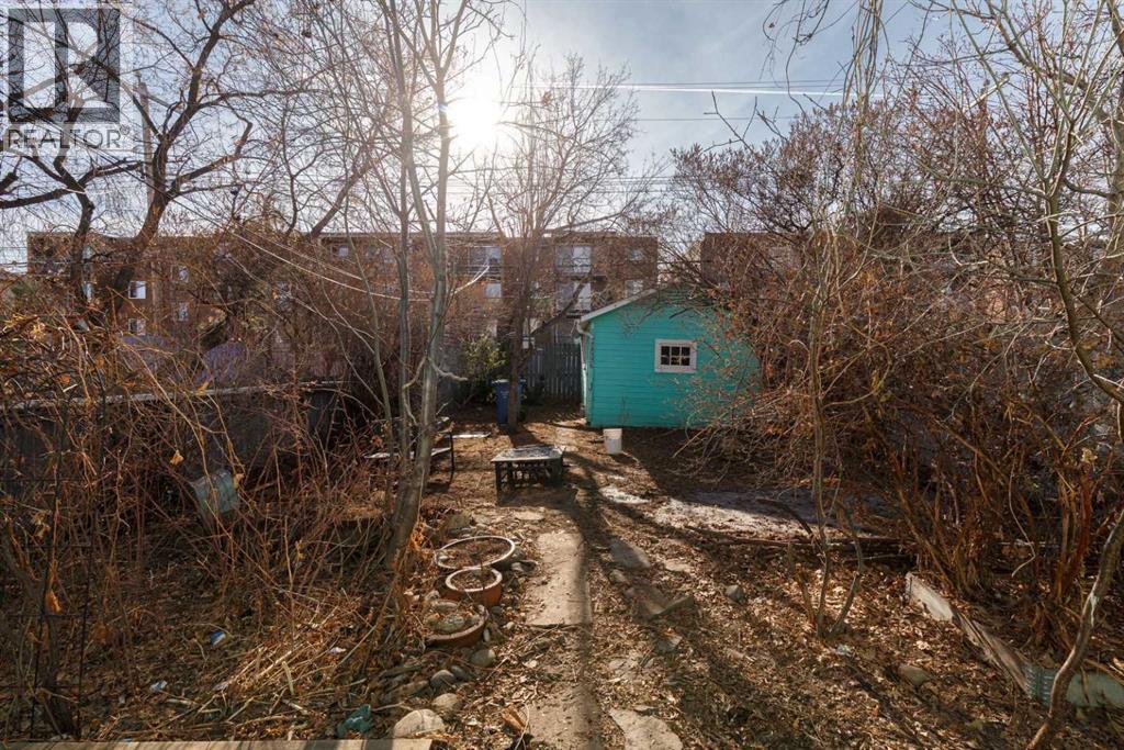 
          327 3 Avenue Northeast
            <br/>
            <span>Calgary</span>
            , 
            <span>AB</span>
             <span>R2E0H5</span>
         - Photo 23