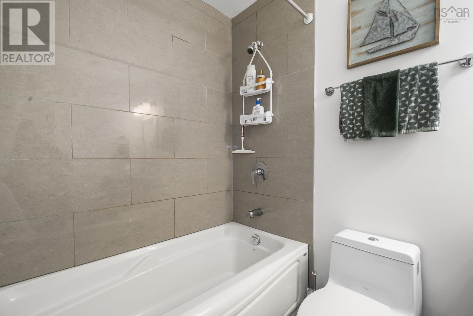 Property 22 of 49 of 607 31 Kings Wharf Place