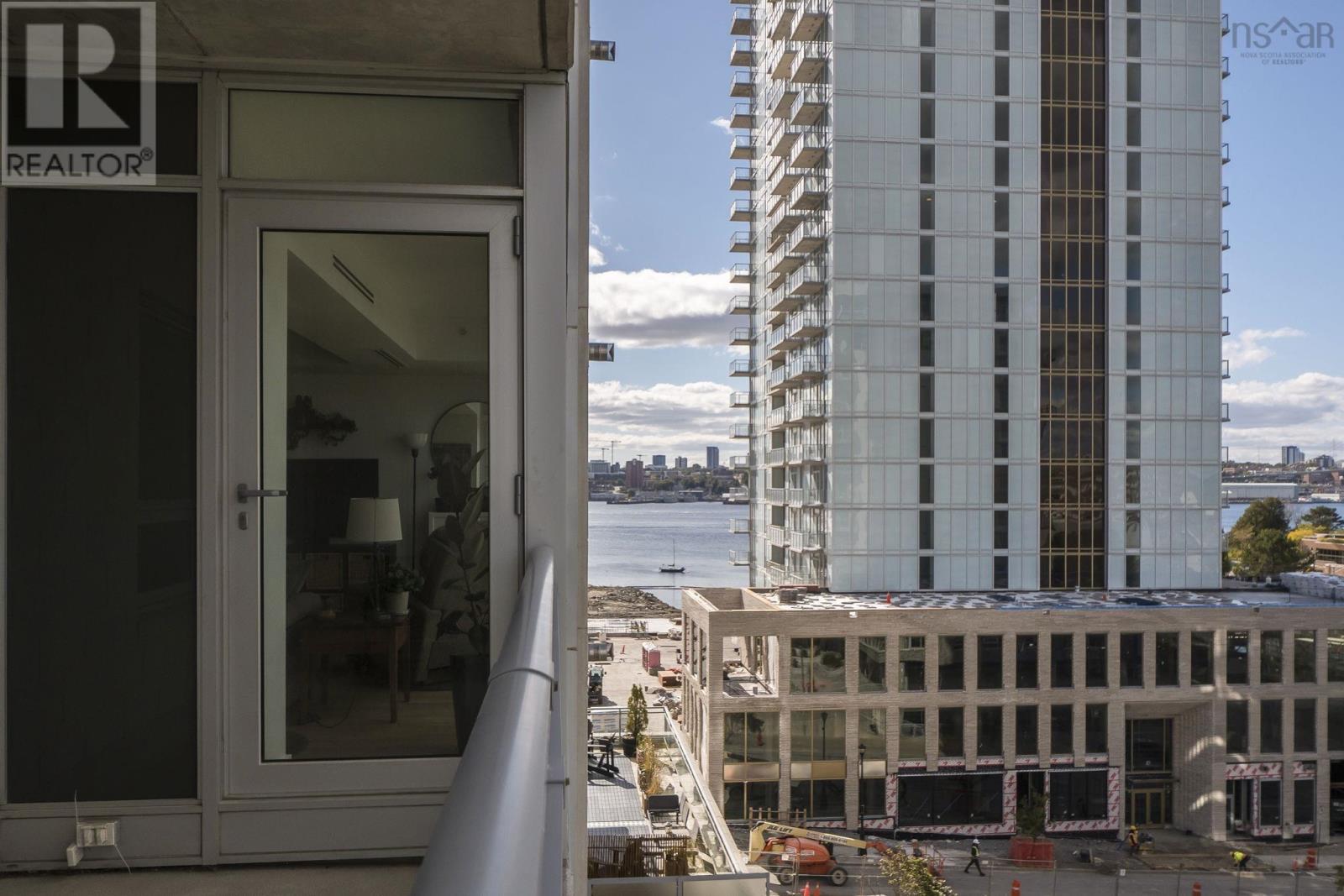 Property 34 of 49 of 607 31 Kings Wharf Place