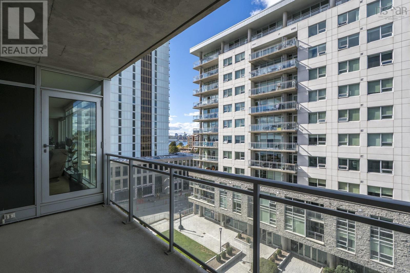 Property 35 of 49 of 607 31 Kings Wharf Place