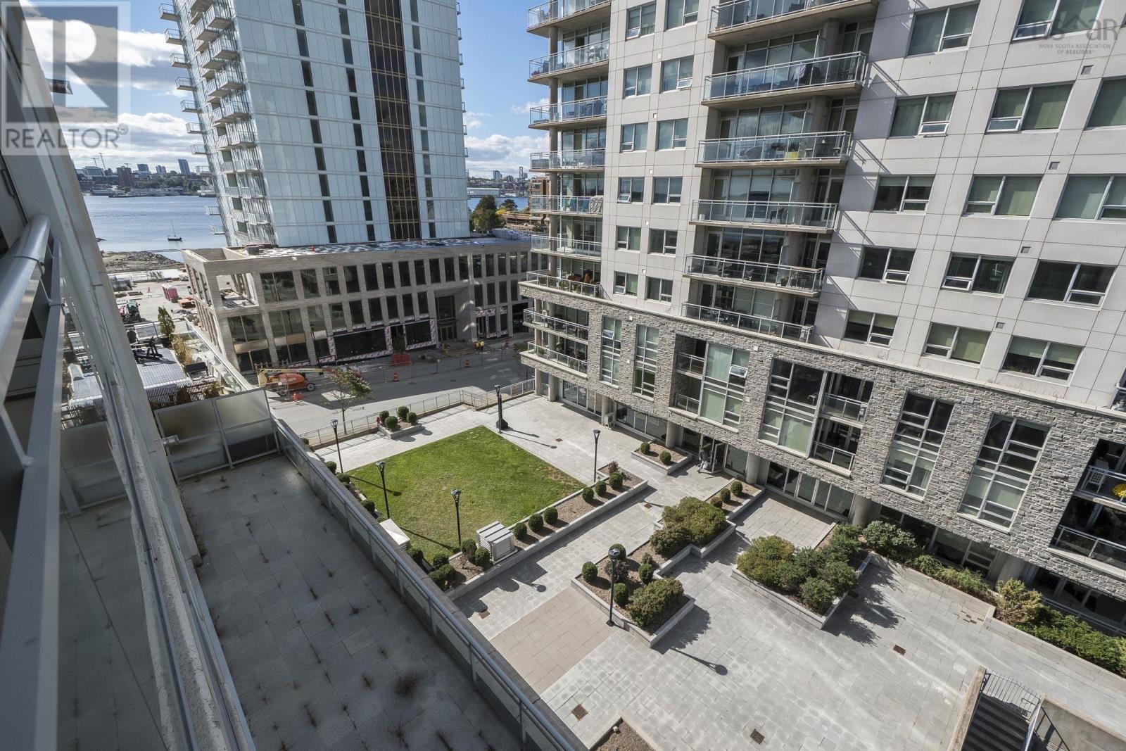 Property 38 of 49 of 607 31 Kings Wharf Place