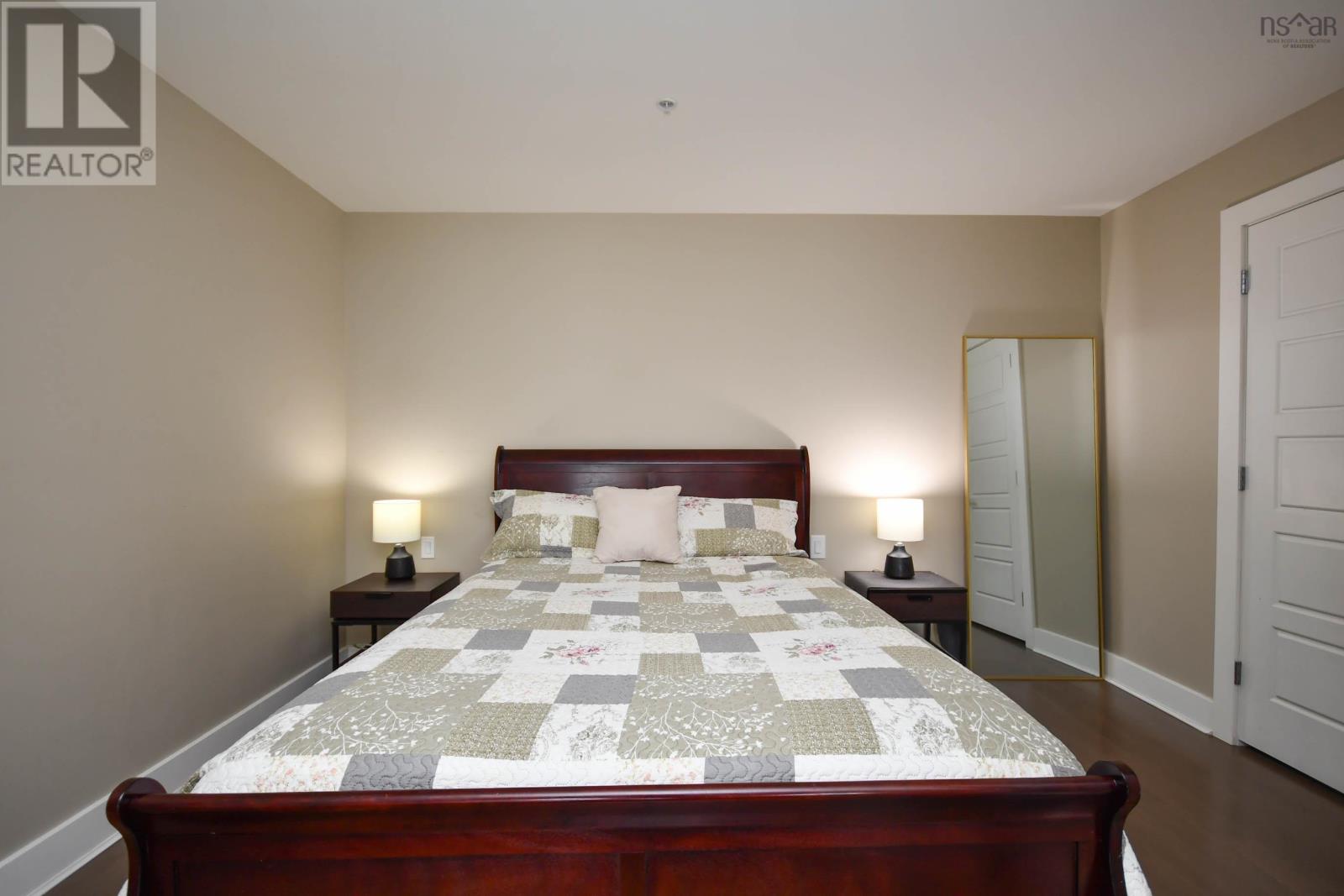 #405 31 KINGS WHARF PLACE - 16
