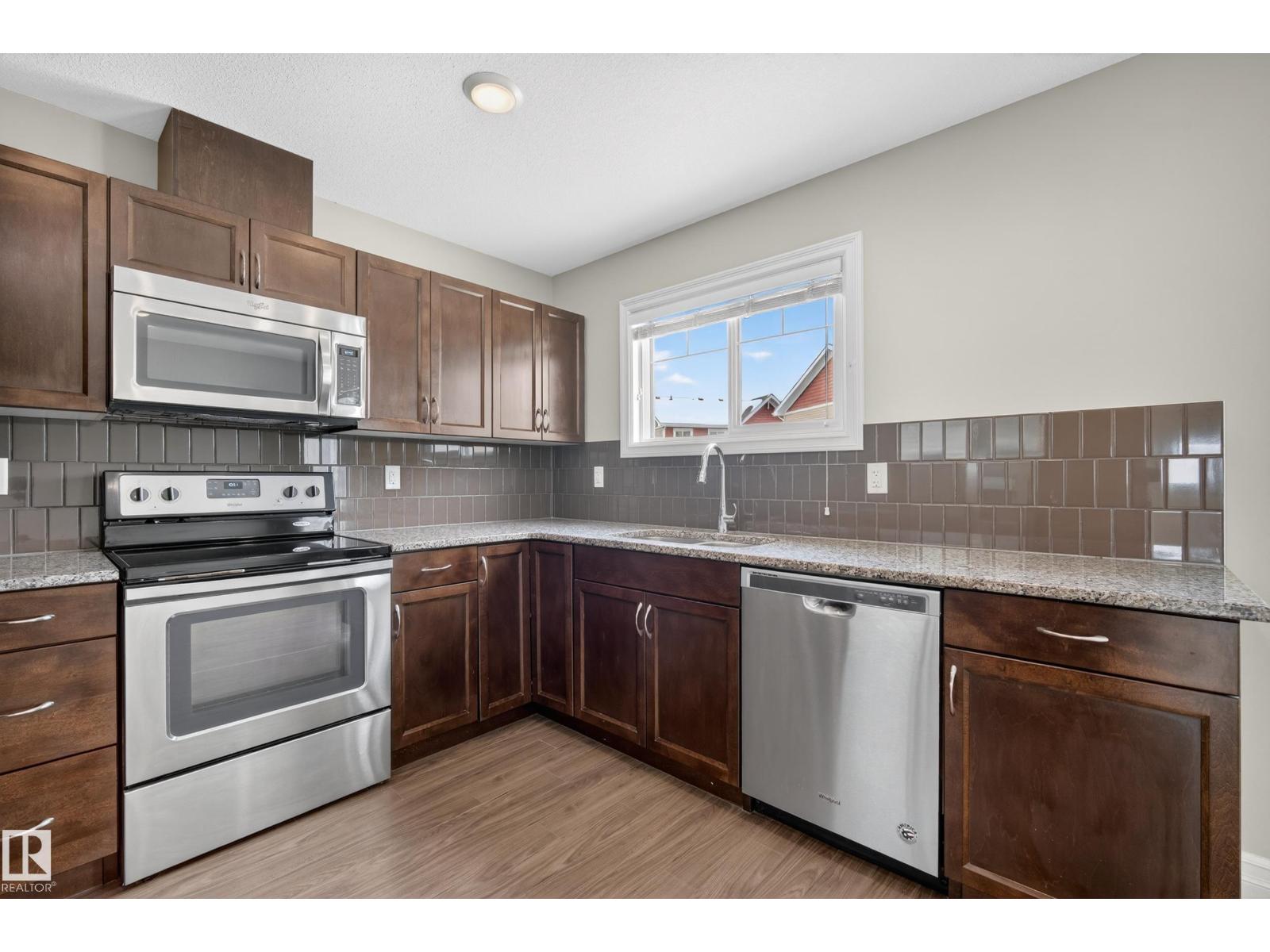 #5 1508 105 ST NW - 14