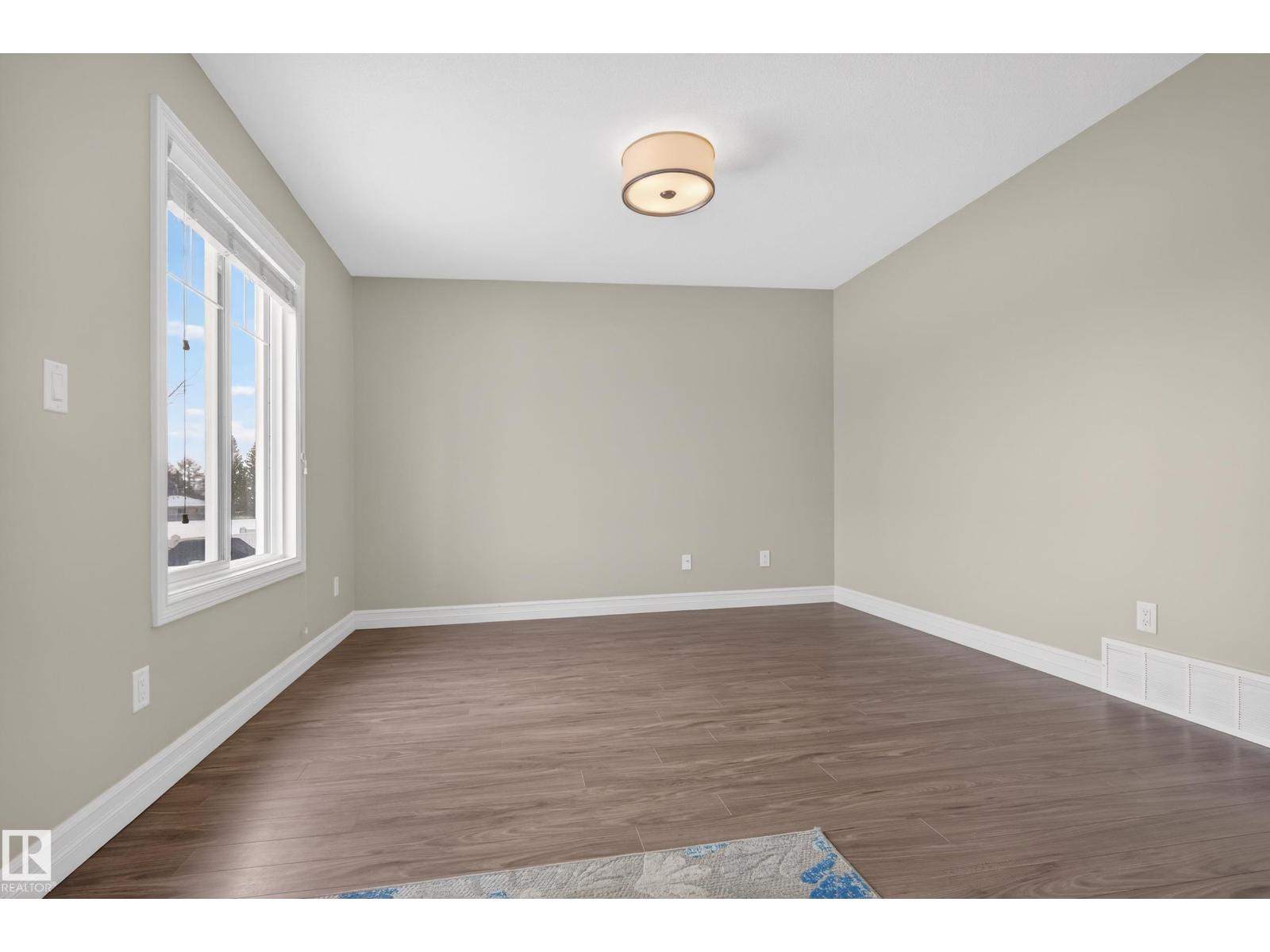 #5 1508 105 ST NW - 7