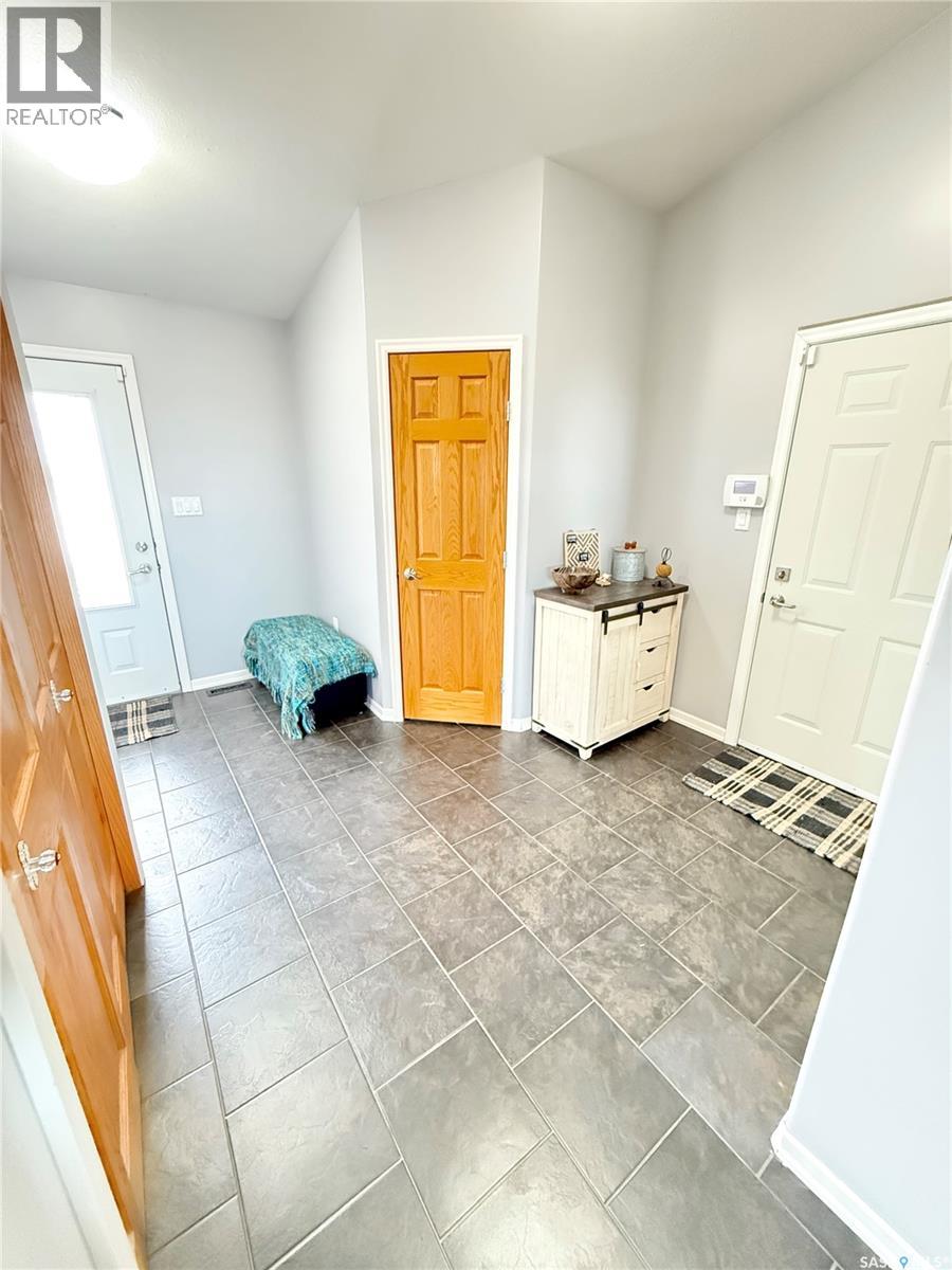 Weyburn Highway 13 Acreage - Photo 2 of 50, Weyburn Rm No. 67, Saskatchewan