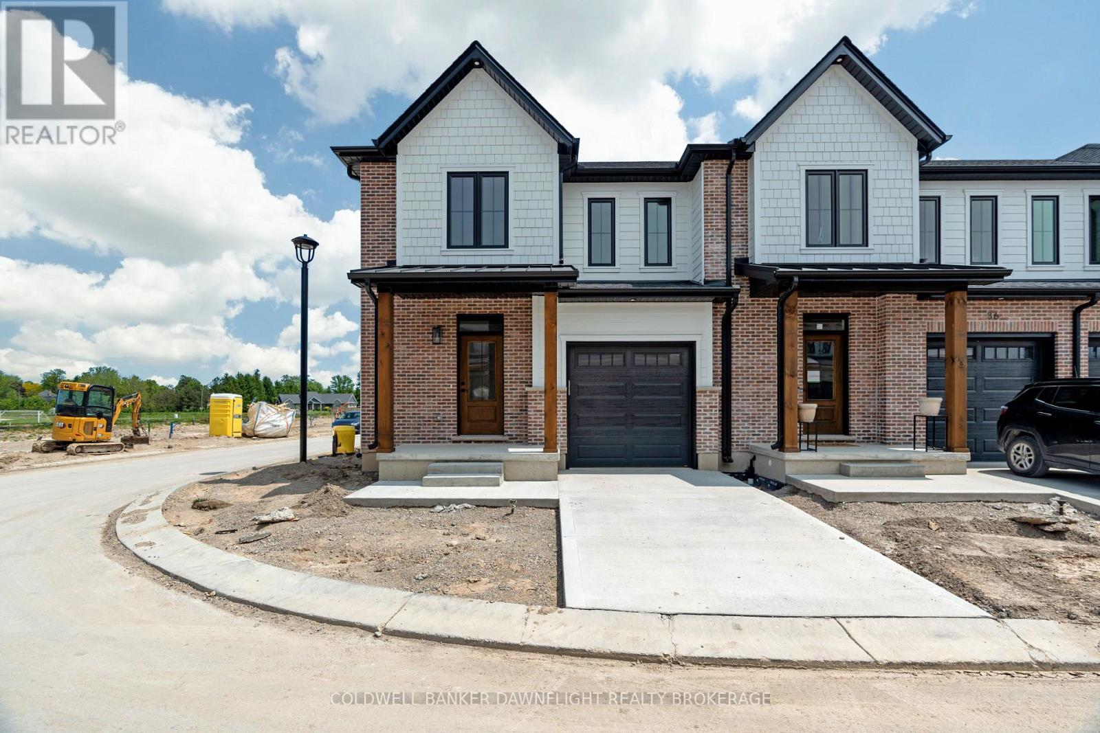 #17 147 SCOTTS DRIVE - 38