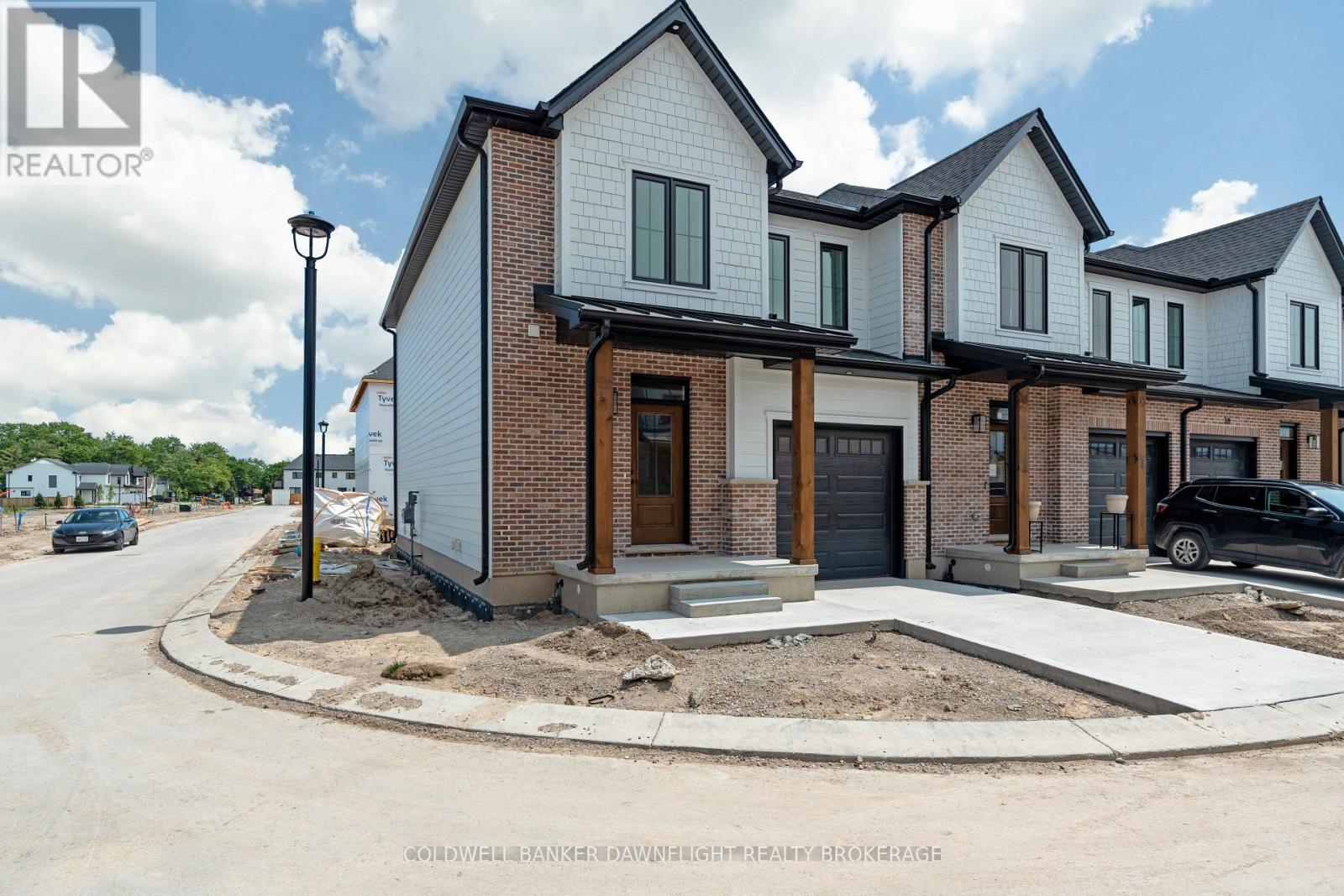 #17 147 SCOTTS DRIVE - 39