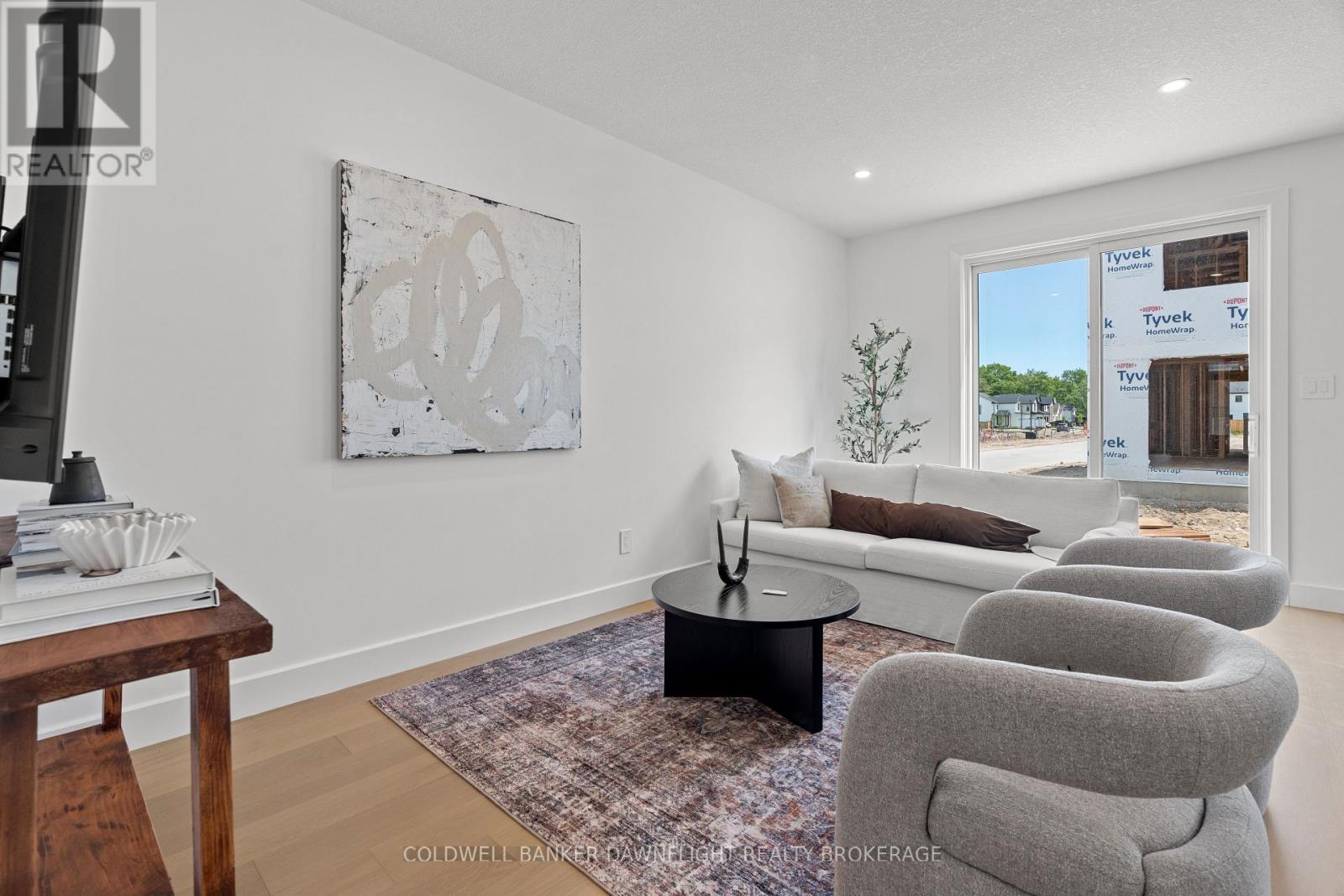#17 147 SCOTTS DRIVE - 7